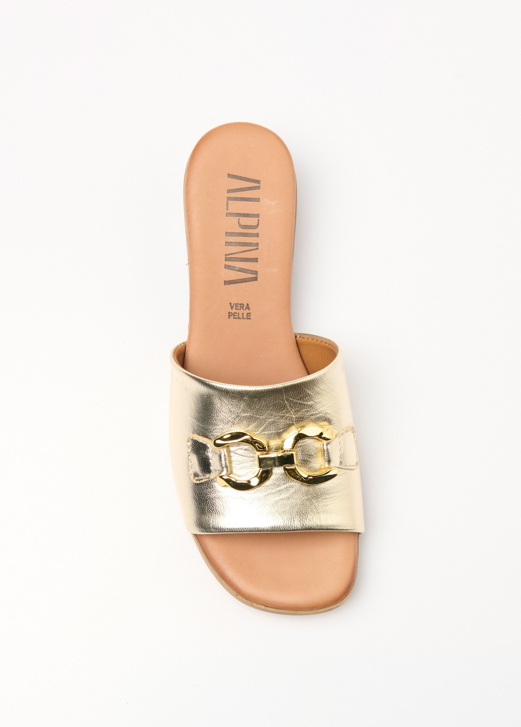 Leren_muiltjes_met_hak_en_metalen_detail_Dore_OV1_slim