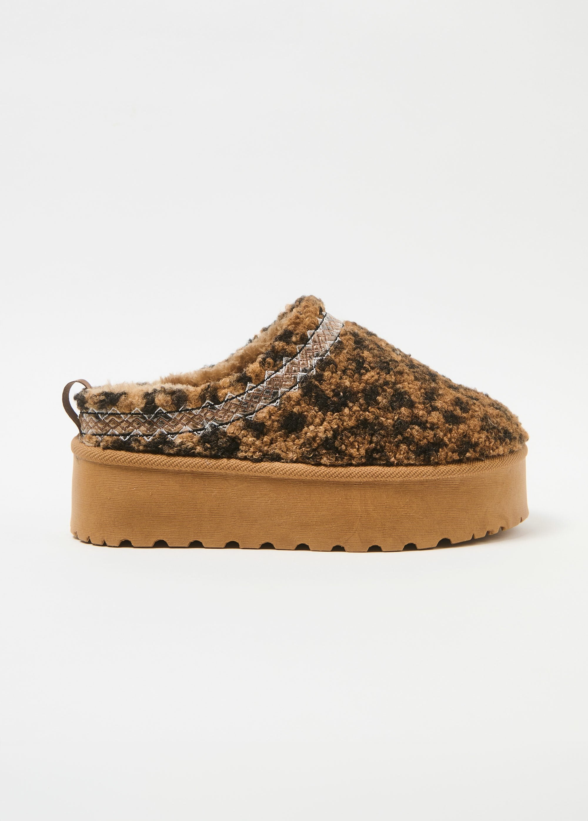 Warme_muiltjes_met_dikke_zolen_Leopard_DR1_slim