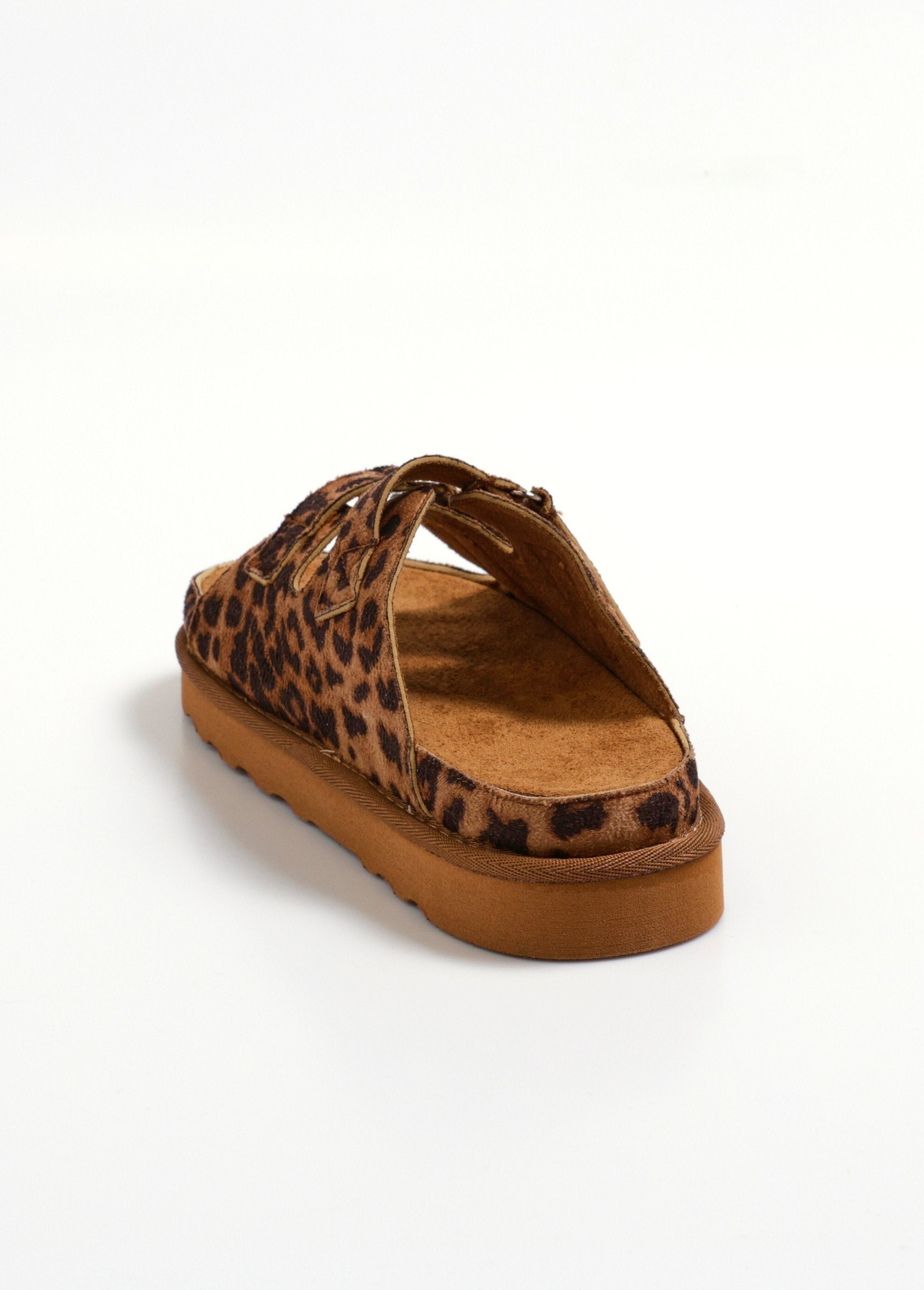 Suedette_sleehakken_met_klittenbandsluiting_Leopard_DO1_slim