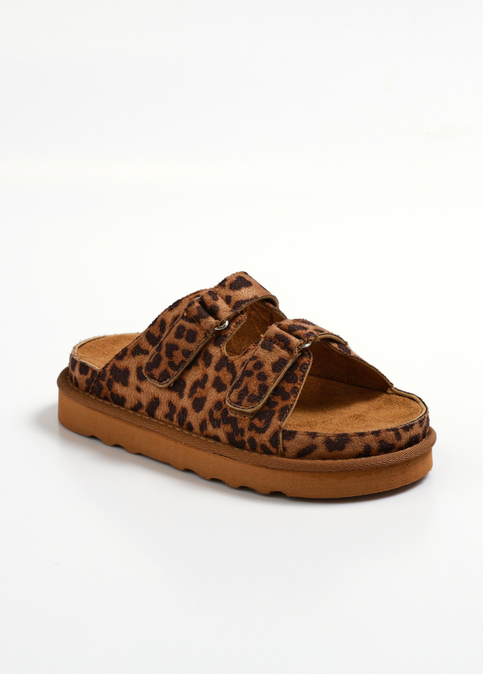 Suedette_sleehakken_met_klittenbandsluiting_Leopard_FA1_slim