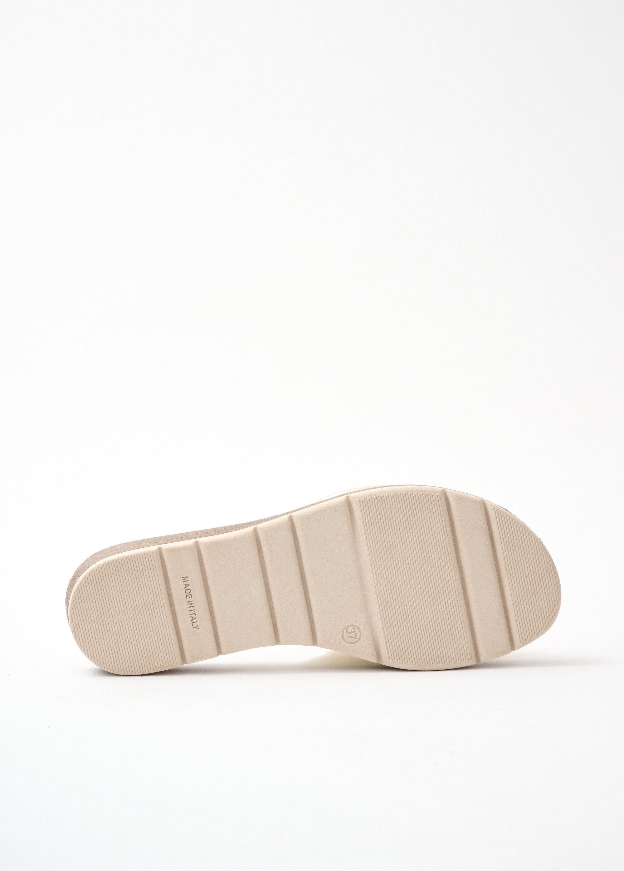 Vegan_comfort_wijdte_sleehakken_gouden_UN1_slim