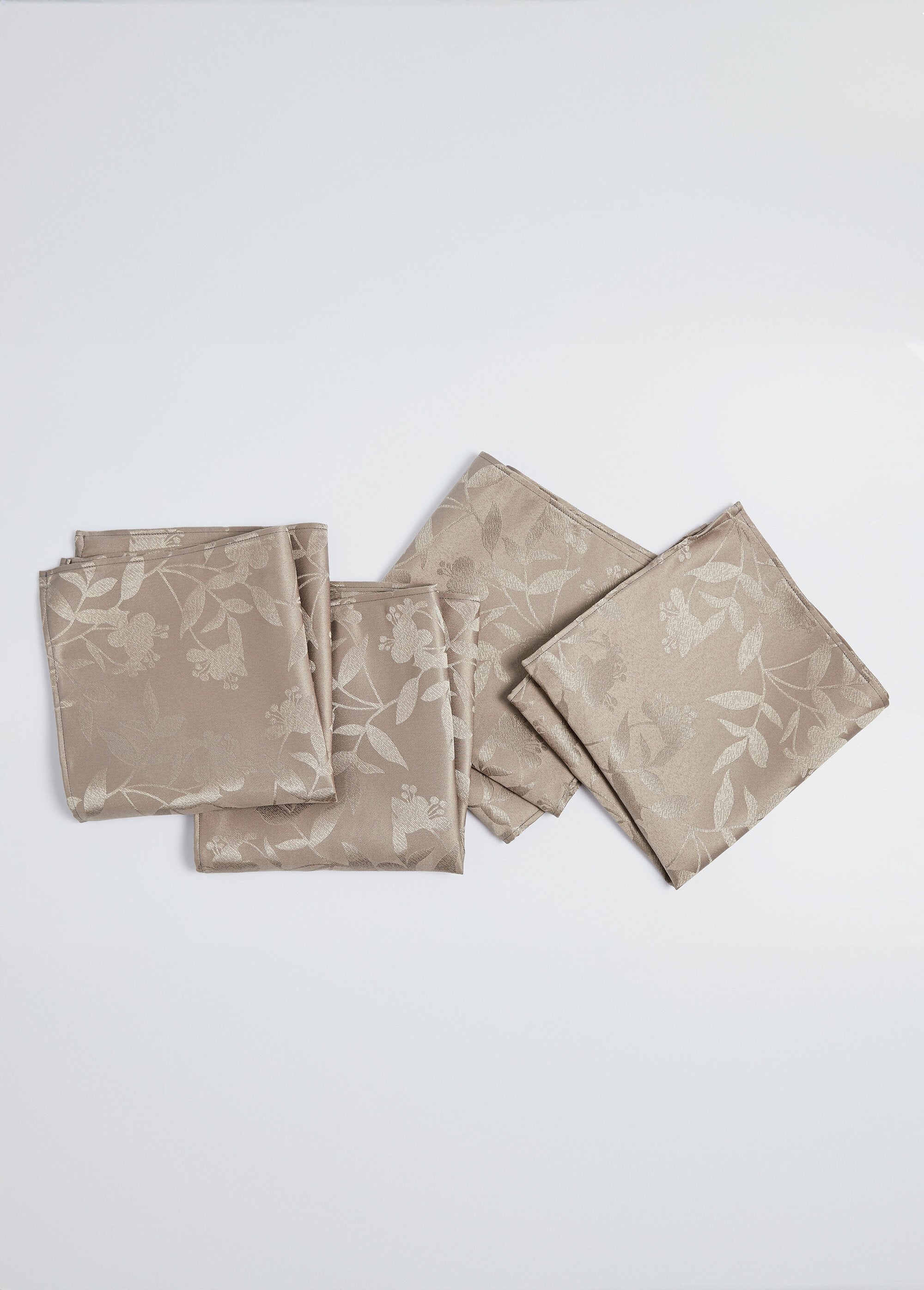 Jacquard_damast_tafelkleed_Calitex_Taupe_DE1_slim