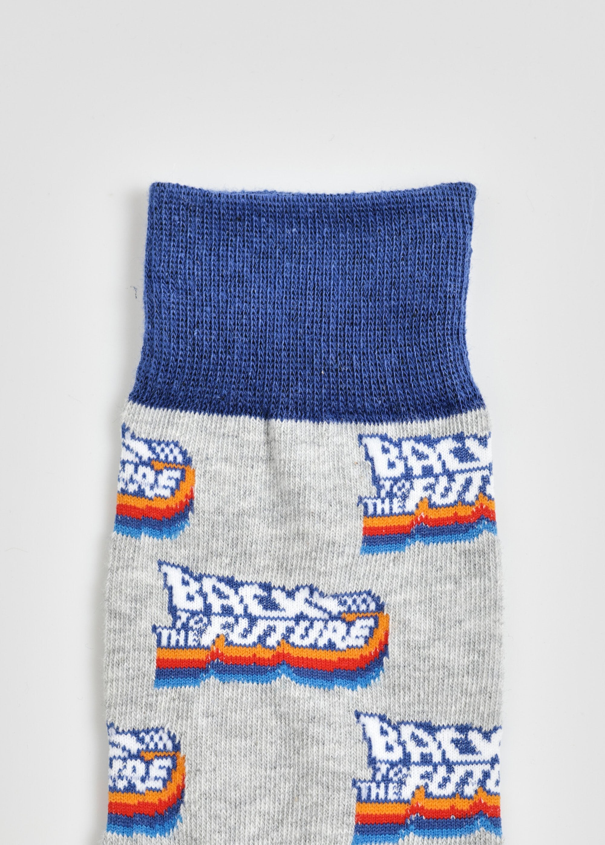 Paar_Back_to_the_Future_sokken_Gris_DE2_slim