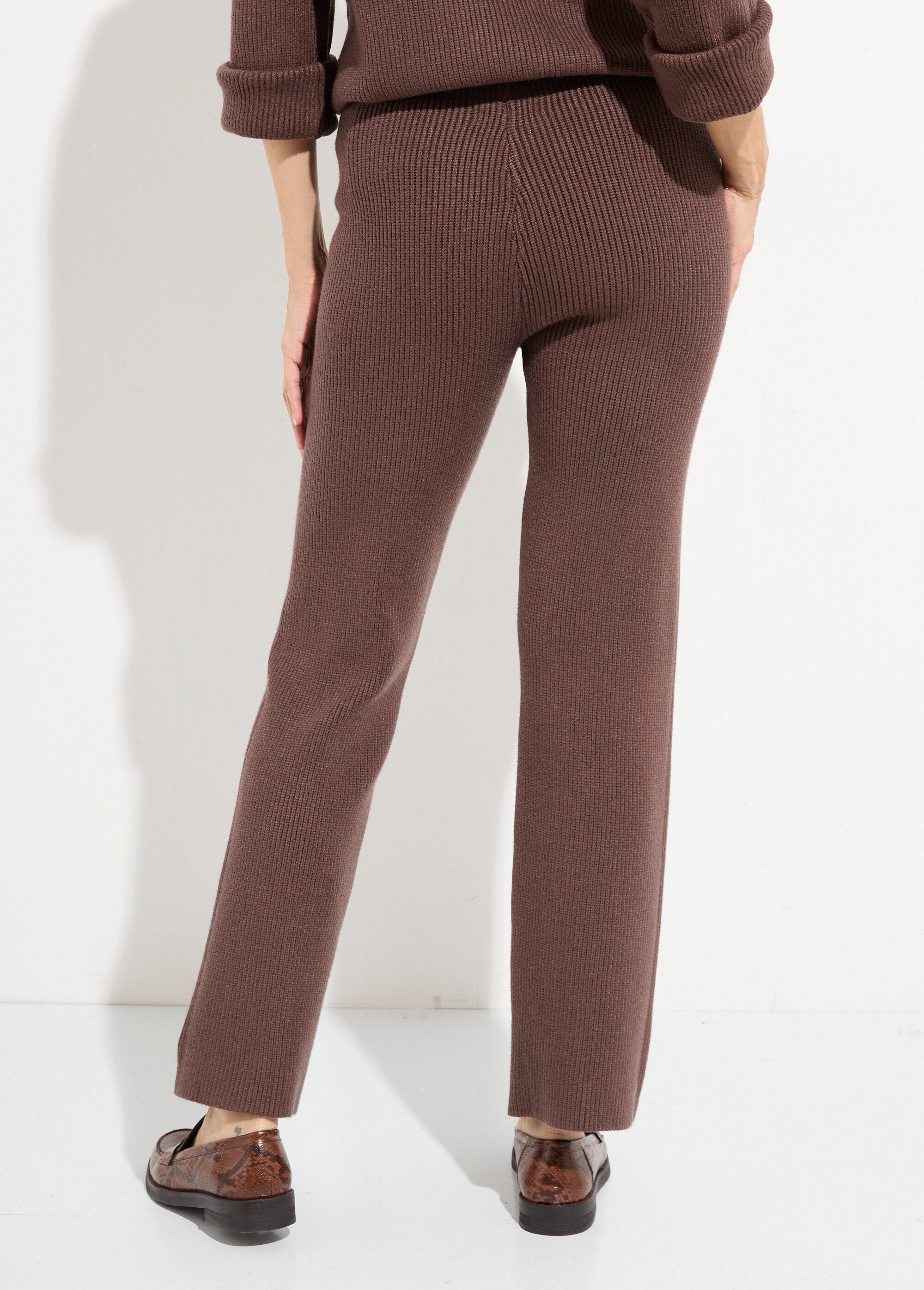 Comfortabele_mollig_gebreide_broek_Chocolat_DO1_slim