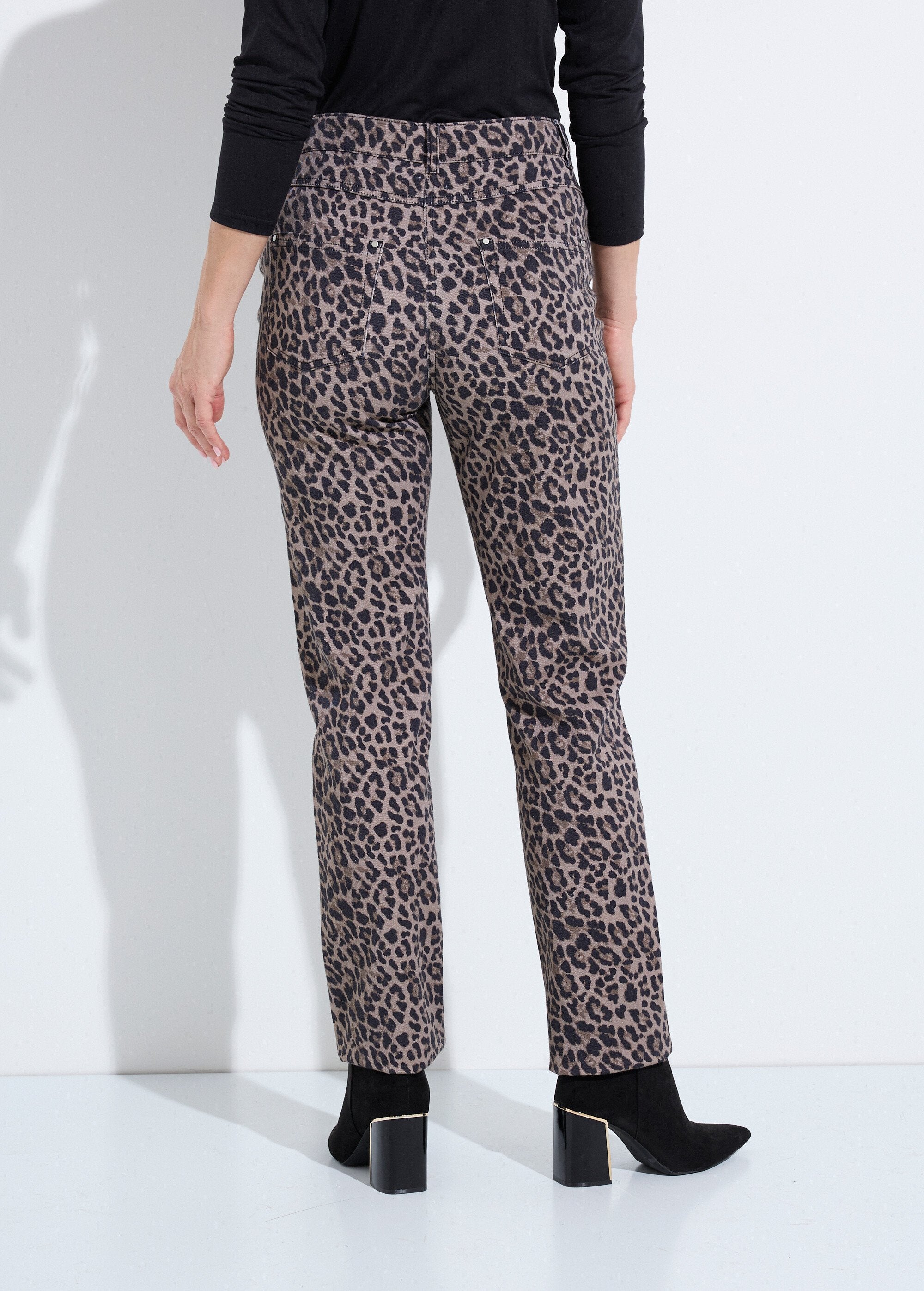 5-pocket_stretch_katoenen_broek_met_rechte_pijpen_Leopard_DO1_slim