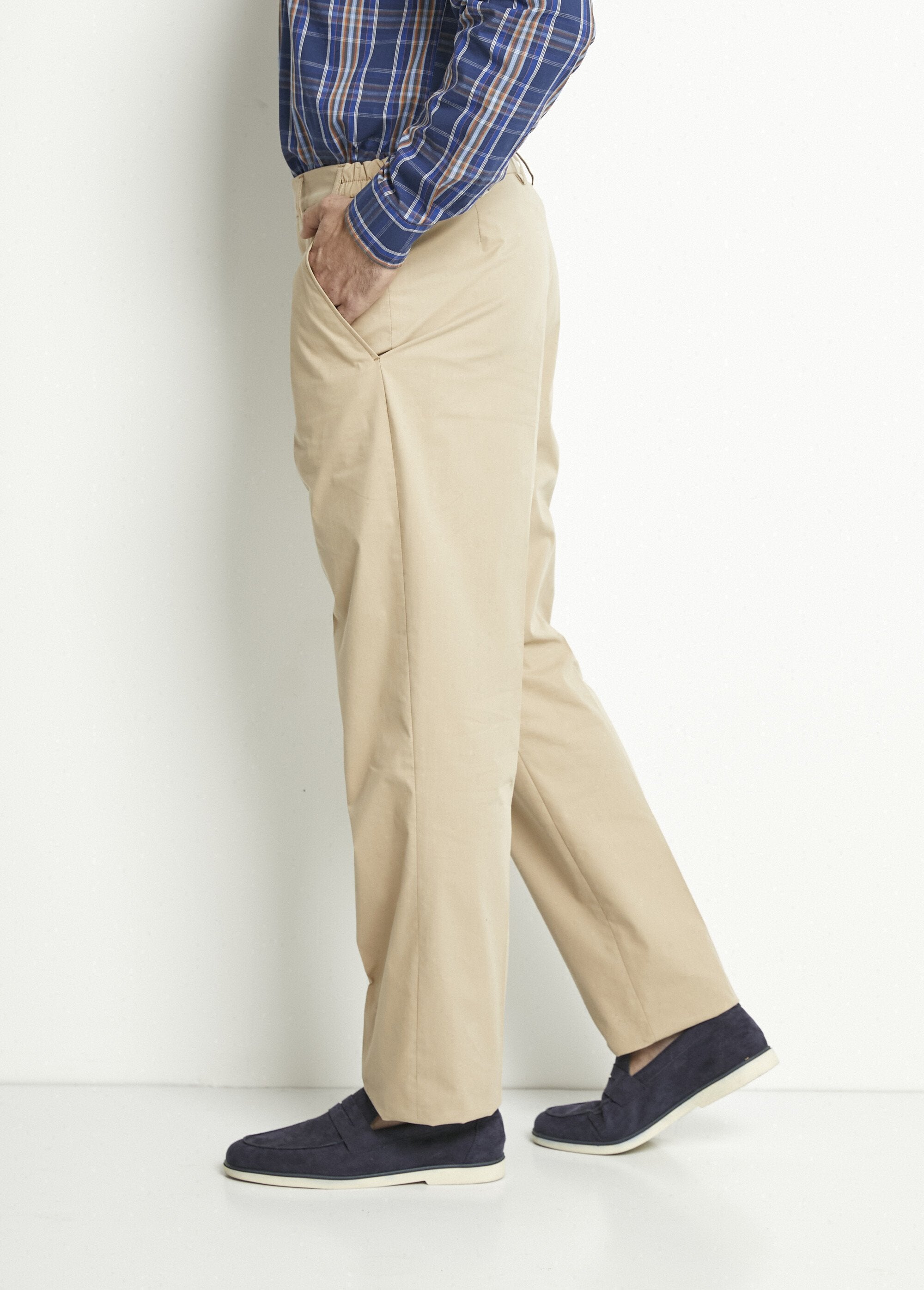Rechte_broek_met_comfortabele_elastische_tailleband_Beige_DR1_slim