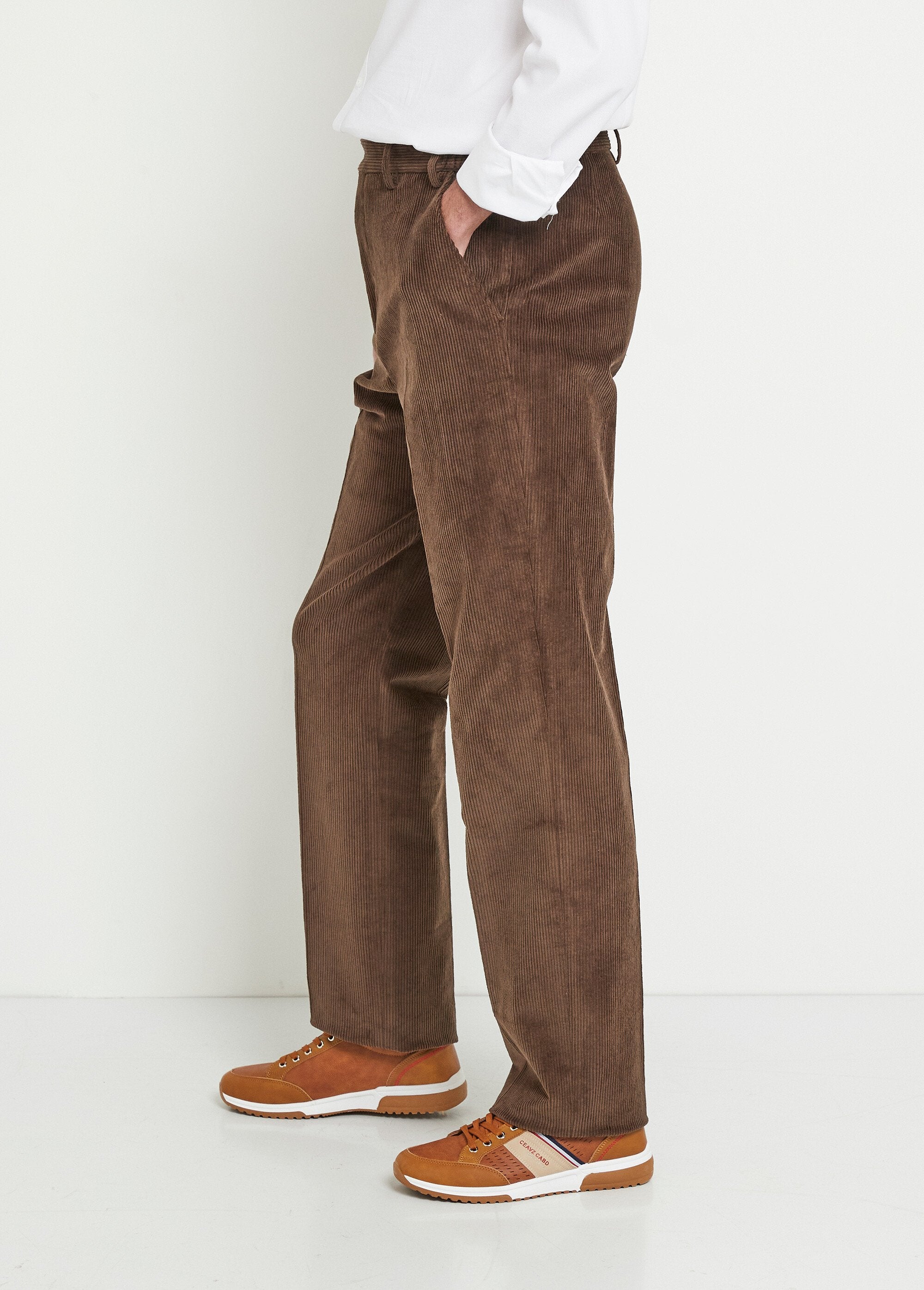 Rechte_broek_met_comfortabele_elastische_tailleband_Velours_marron_GA1_slim