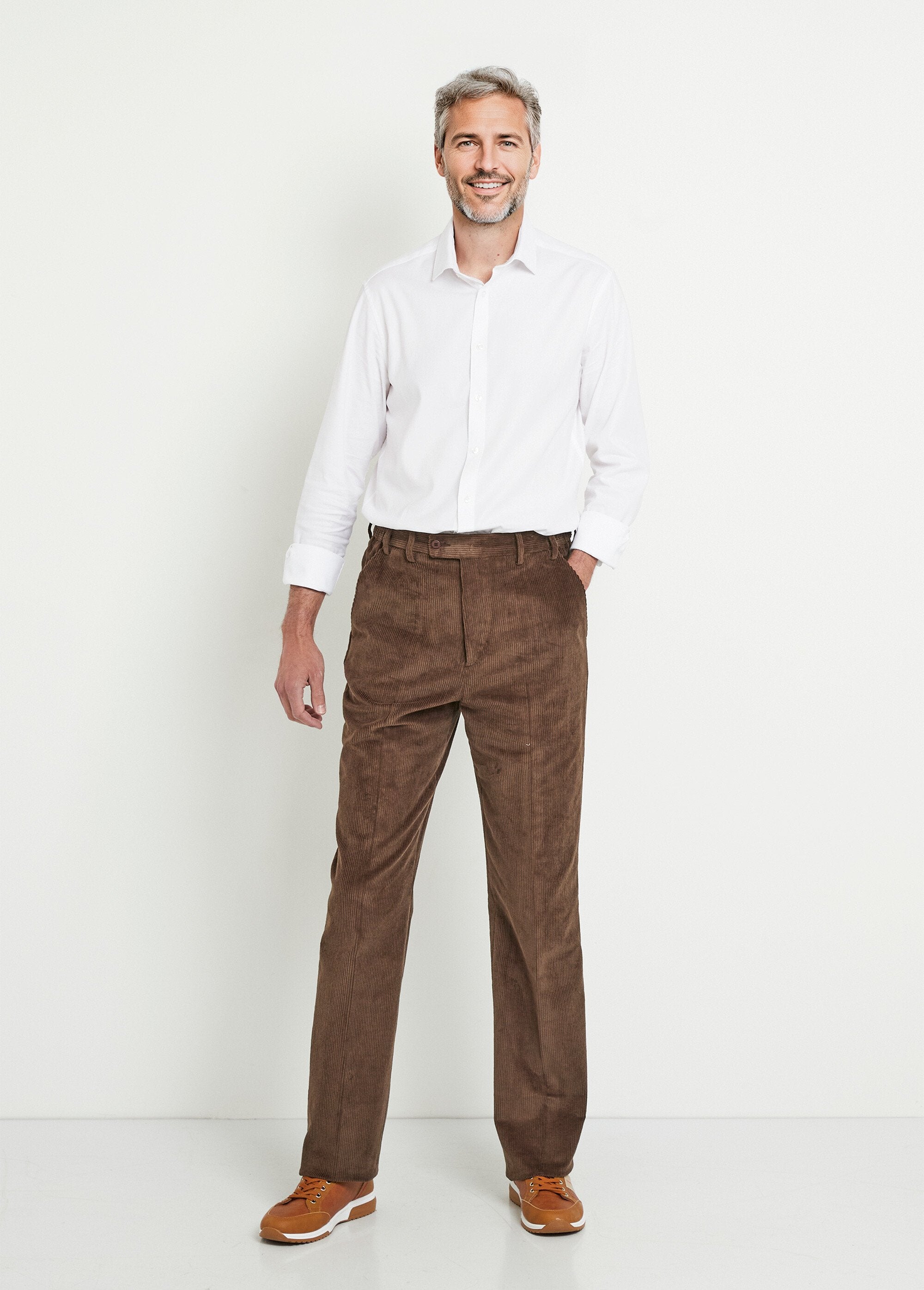Rechte_broek_met_comfortabele_elastische_tailleband_Velours_marron_SF1_slim