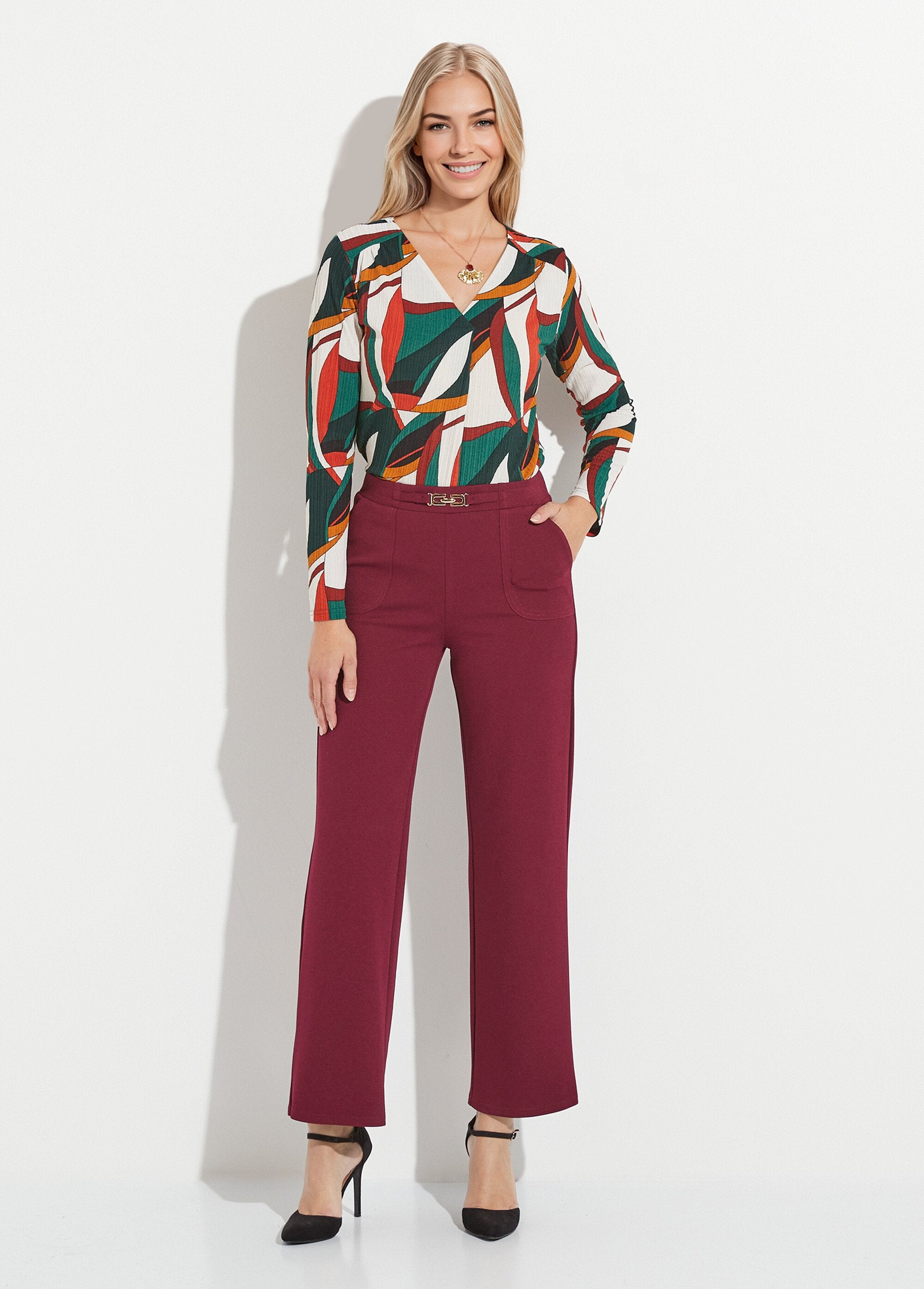 Rechte_broek_met_elastische_tailleband_en_sierriem_Bordeaux_SF1_slim