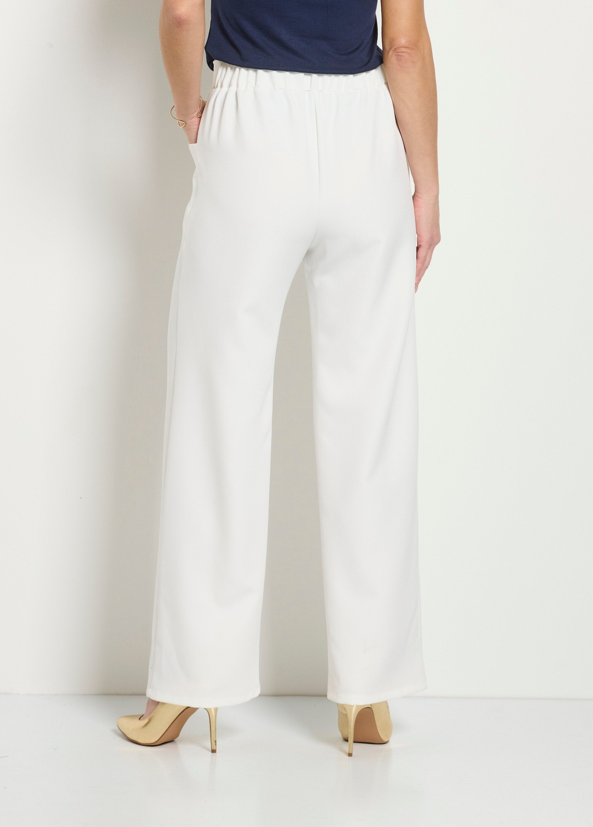 Broek_met_brugeffect_en_elastische_tailleband_achter_Blanc_DO1_slim
