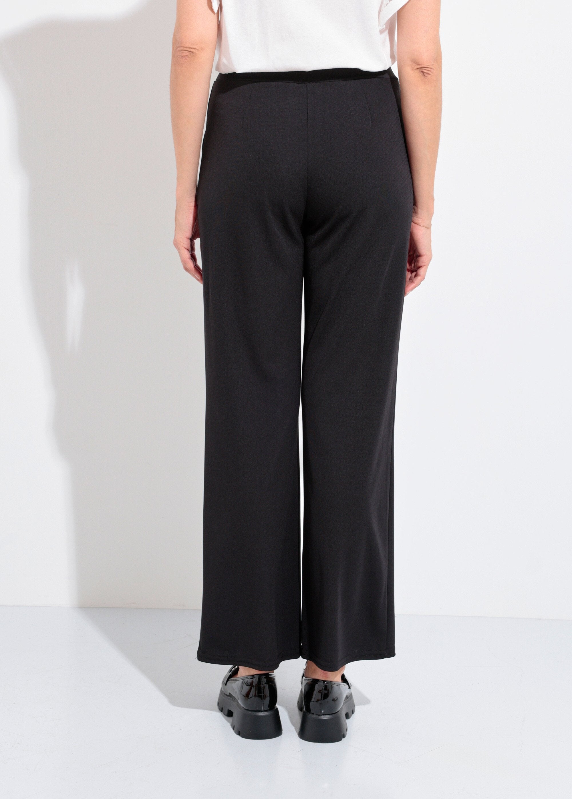 Vloeiende_stretchbroek_met_tailleband_Noir_DO1_slim