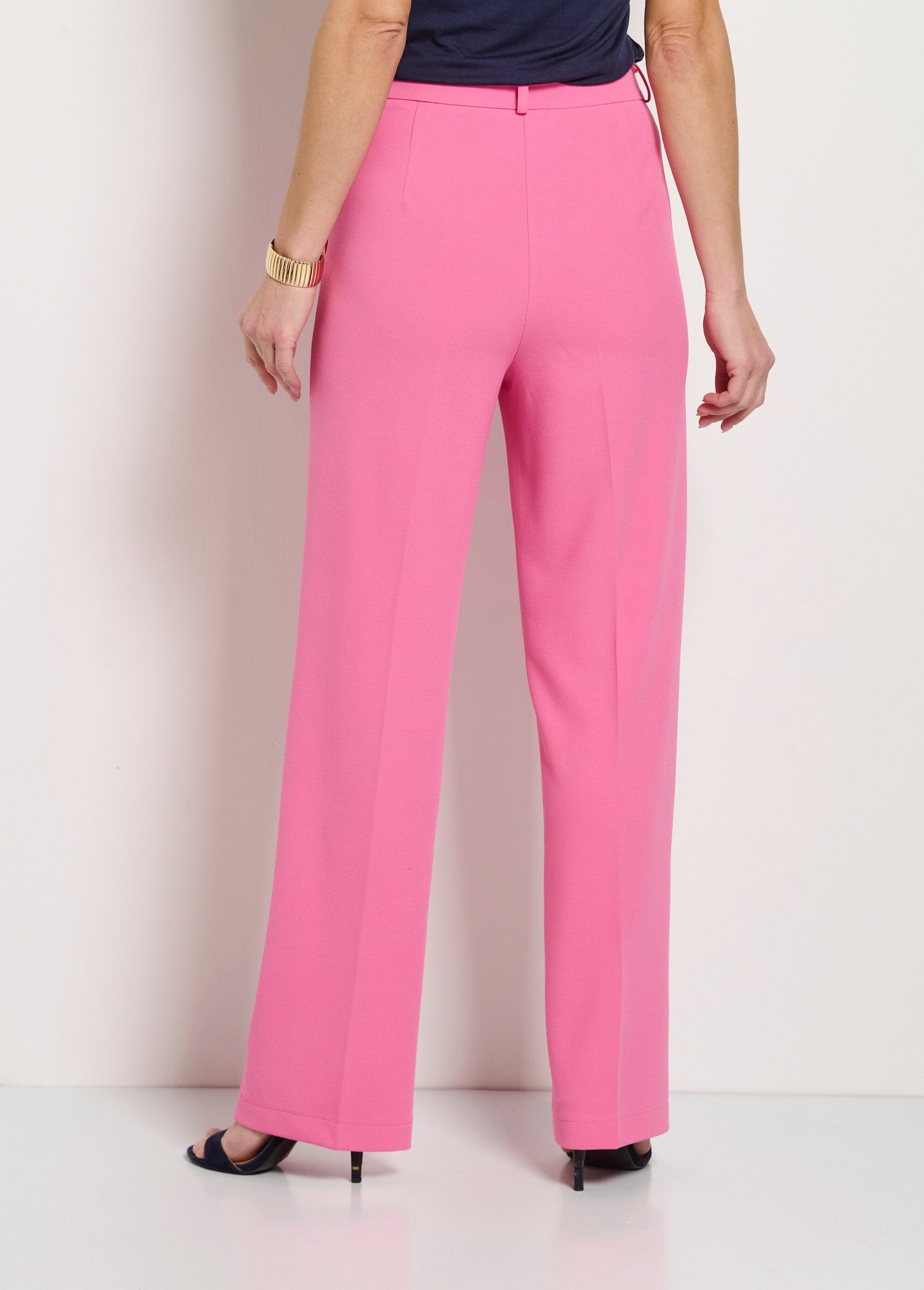 Vloeiende_broek_met_wijde_pijpen_Rose_DO1_slim