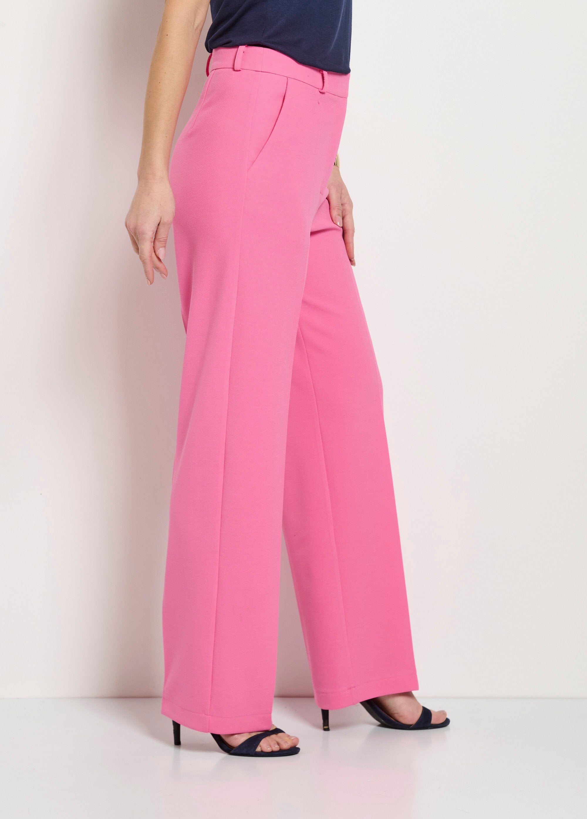 Vloeiende_broek_met_wijde_pijpen_Rose_DR1_slim