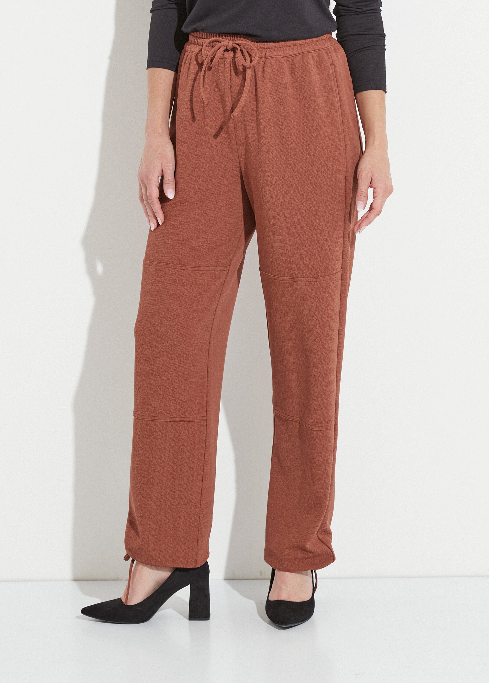 Broek_met_wijde_pijpen_en_elastische_tailleband_in_effen_crêpe_breisel_Marron_FA2_slim