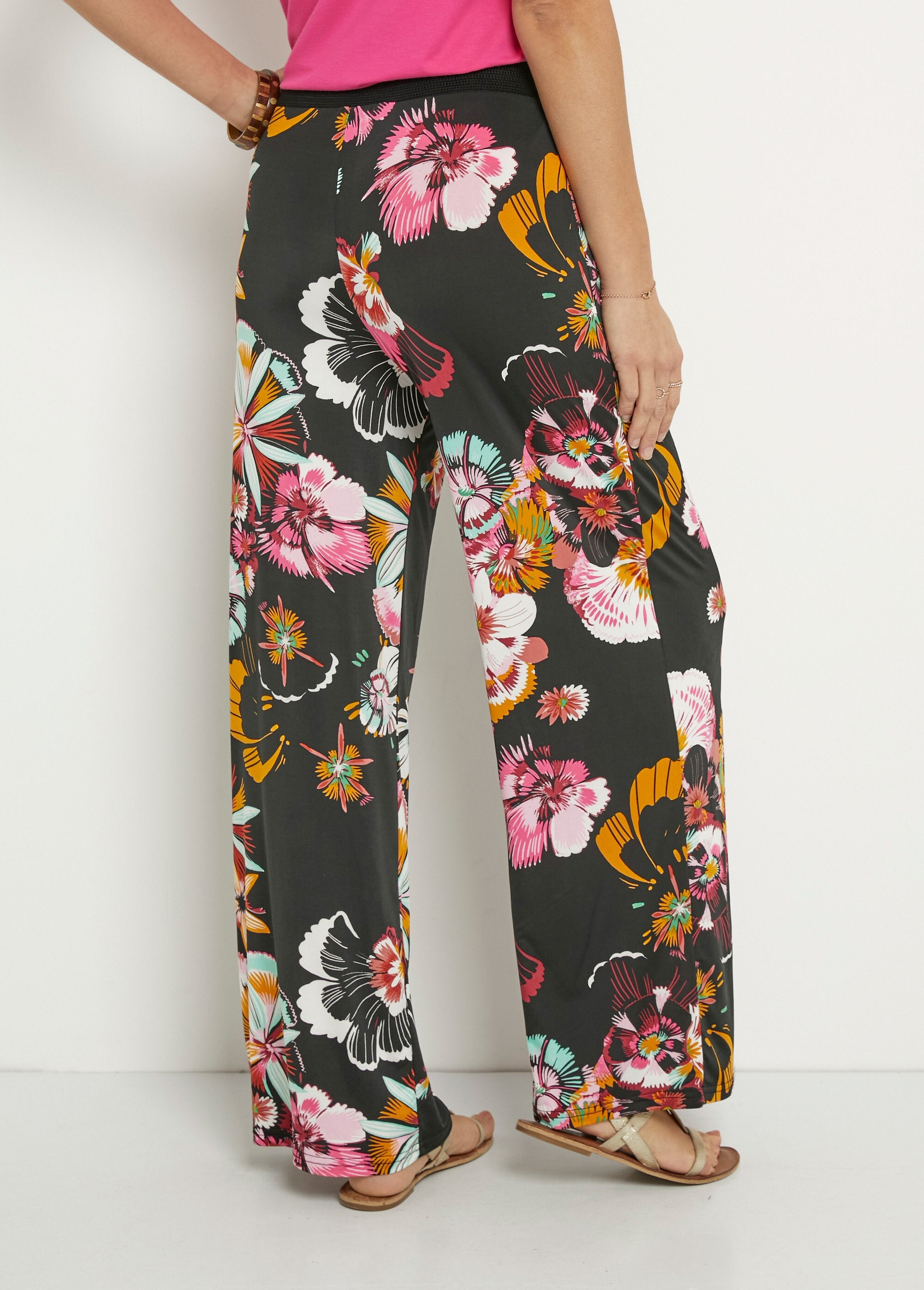 Stretch_broek_met_bloemenprint_en_wijde_pijpen_Noir_imprime_DO1_slim