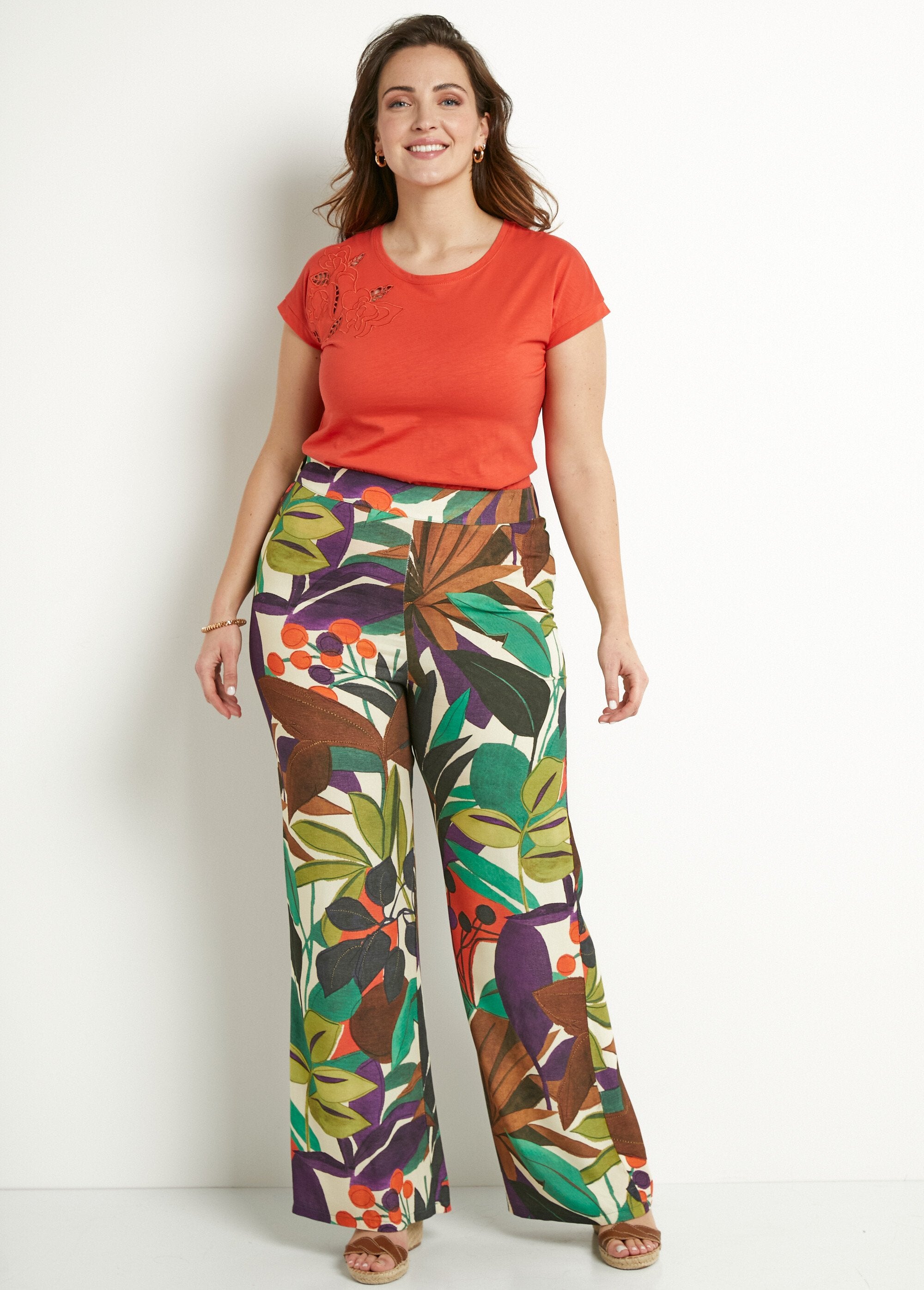 Broek_met_wijde_pijpen_en_bedrukte_elastische_tailleband_Multicolore_SF1_curvy