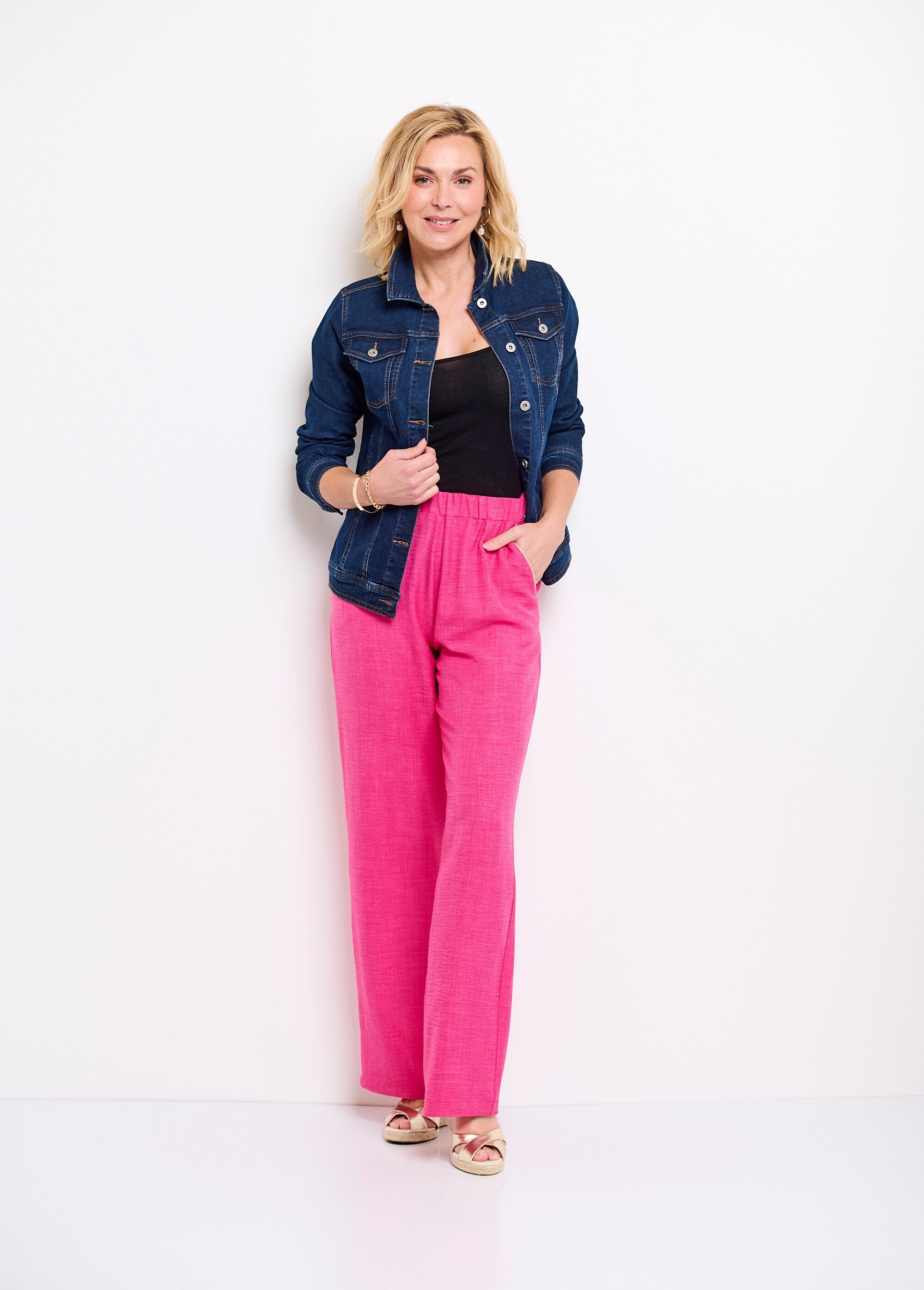 Broek_met_wijde_pijpen_en_elastische_tailleband_in_linnenlook_Rose_SF1_slim