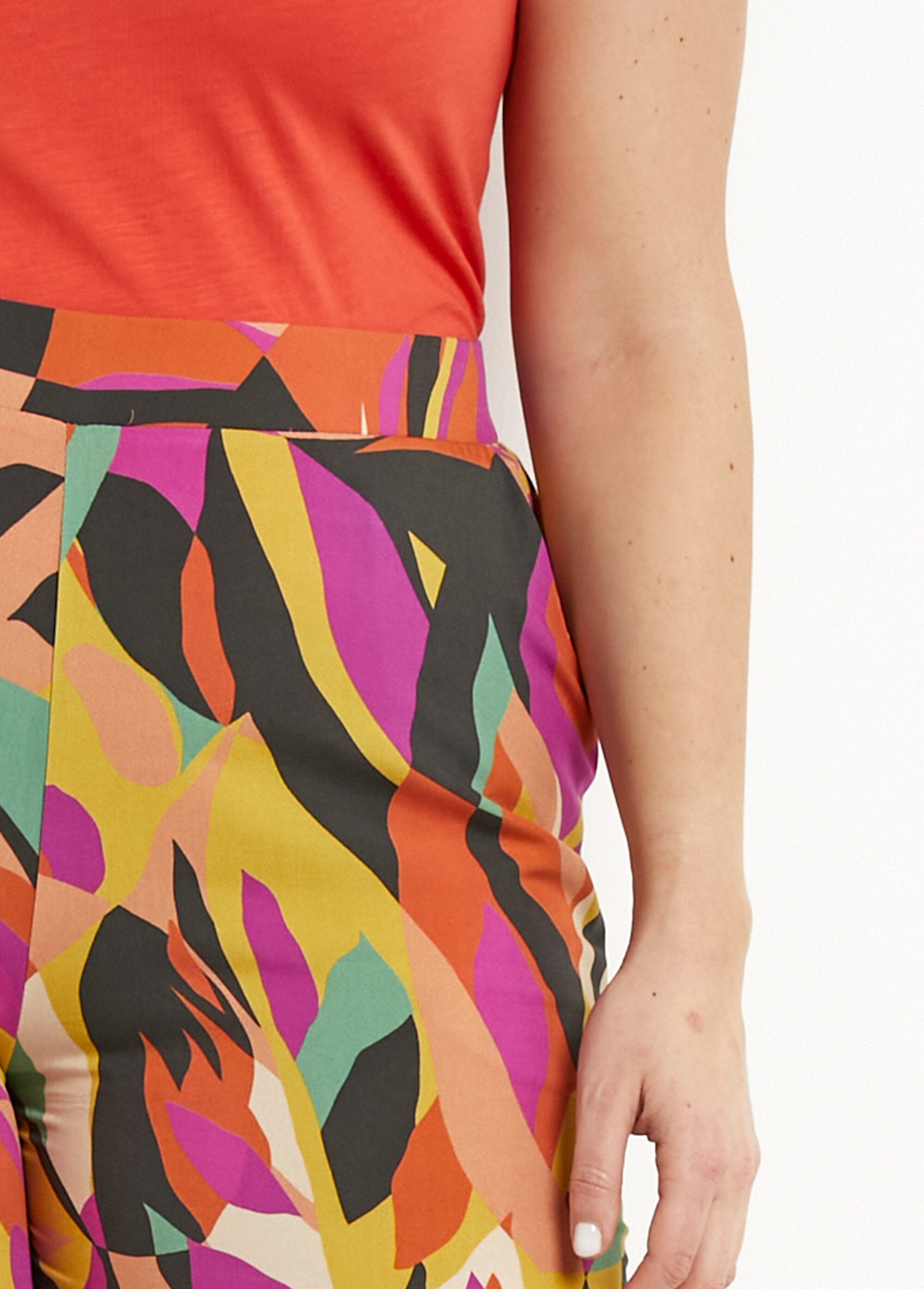 Broek_met_wijde_pijpen_en_bedrukte_semi-elastische_tailleband_Multicolore_DE1_curvy