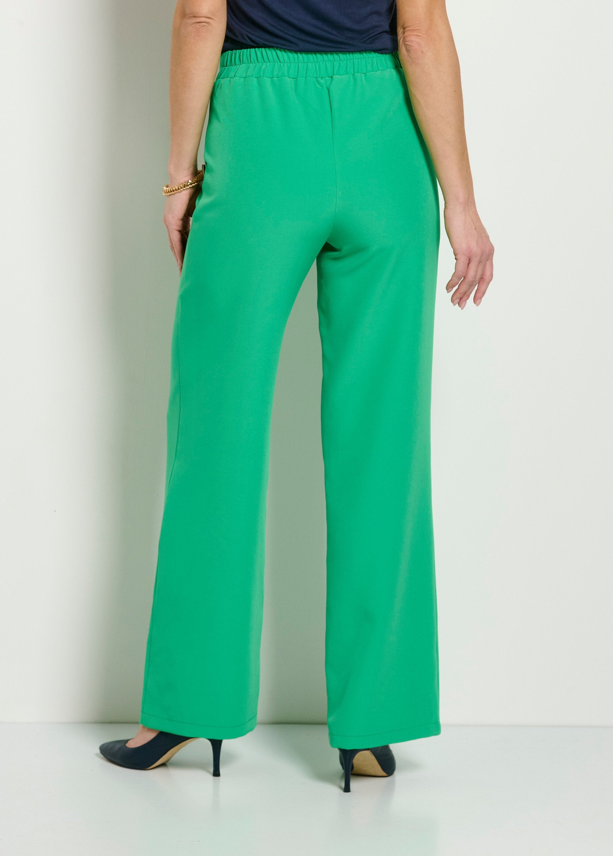 Effen_broek_met_wijde_pijpen_en_semi-elastische_tailleband_Vert_DO1_slim