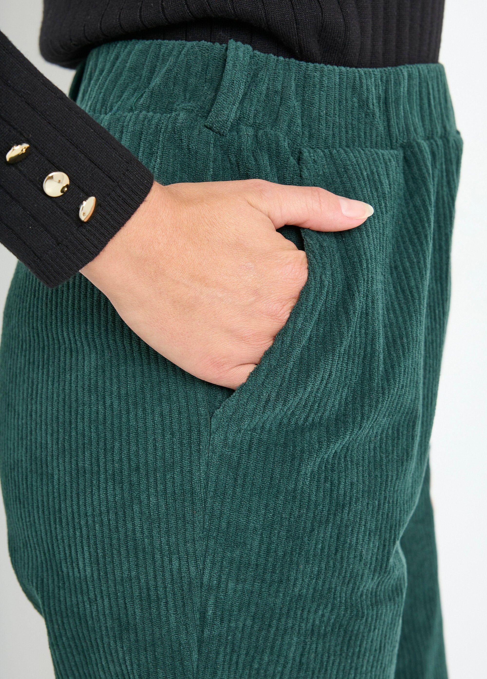 Corduroy_broek_met_elastische_tailleband_Vert_DE1_slim
