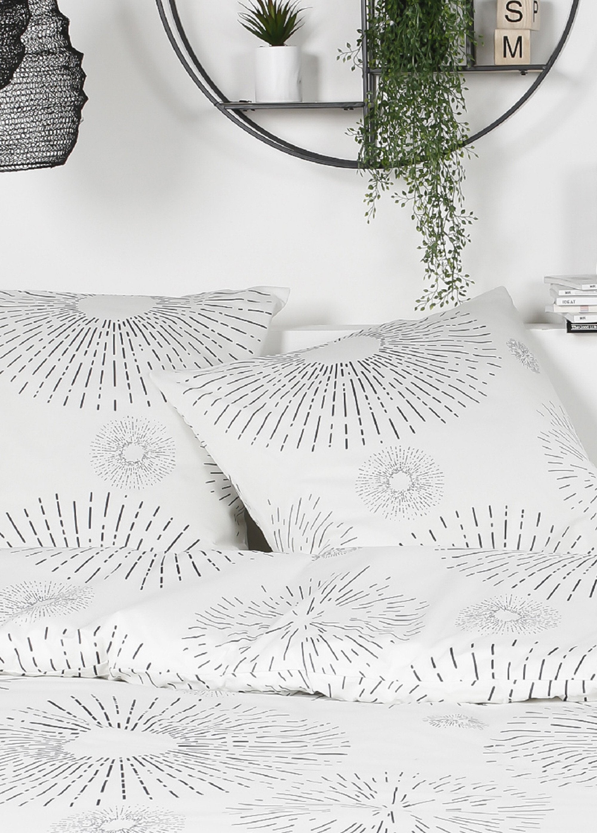 240_x_220cm_flanellen_set,_Rayons_Blanc_et_noir_DE1_slim