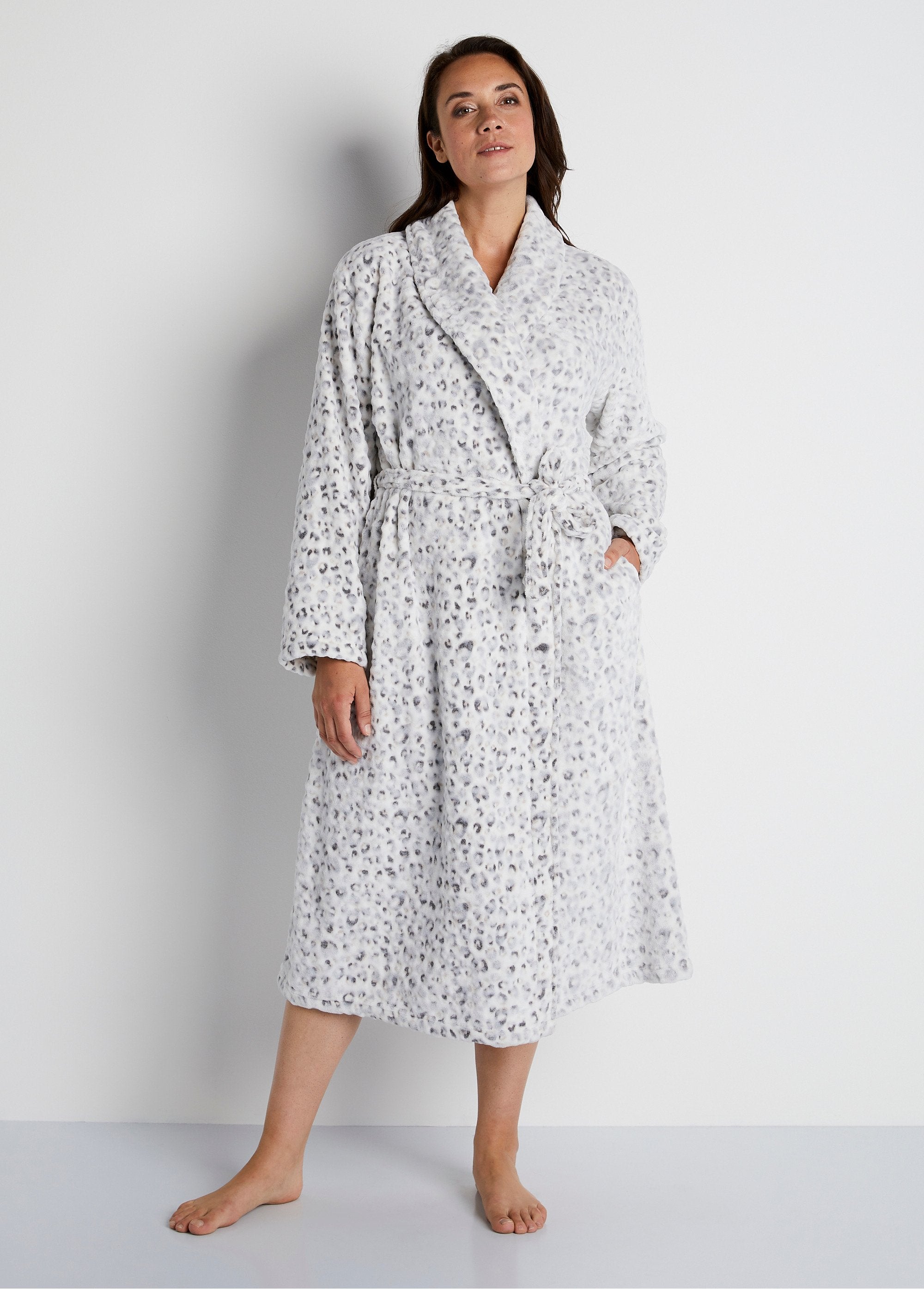 Pluche_gebreide_kamerjas_Grijs_FA1_curvy