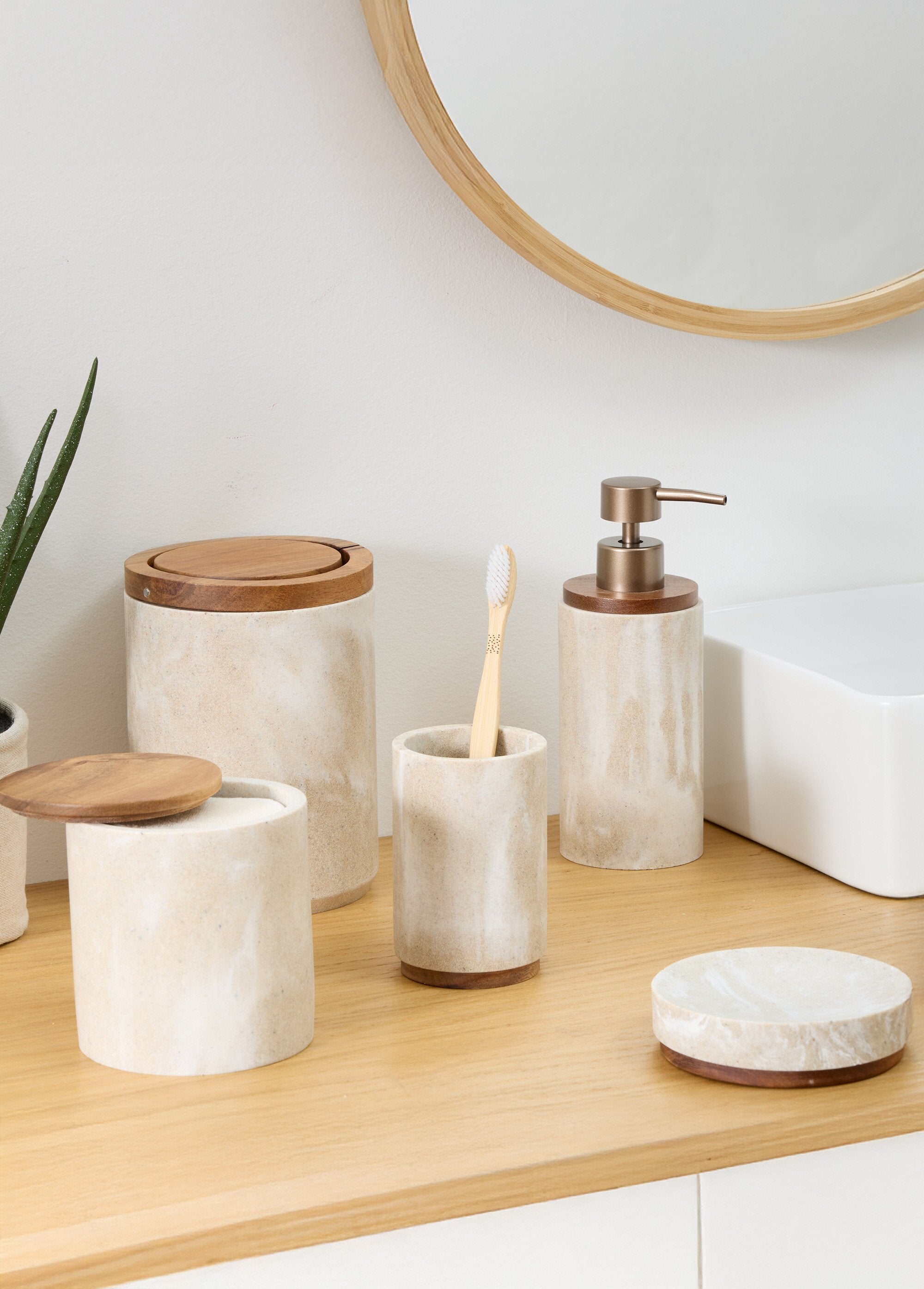 Rond_zeepbakje_met_travertijnsteeneffect_Beige_SF1_slim