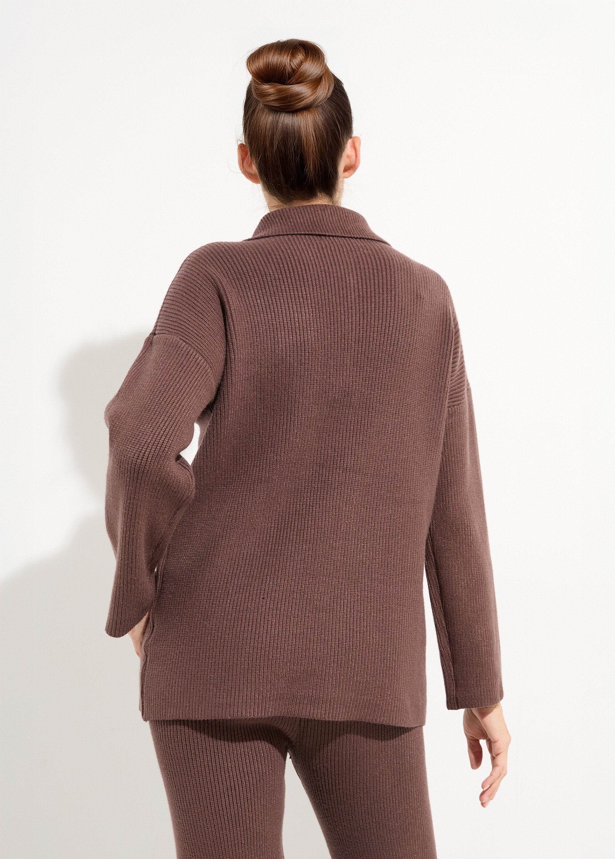 Comfortabele_mollig_gebreide_trucker-trui_Chocolat_DO1_slim