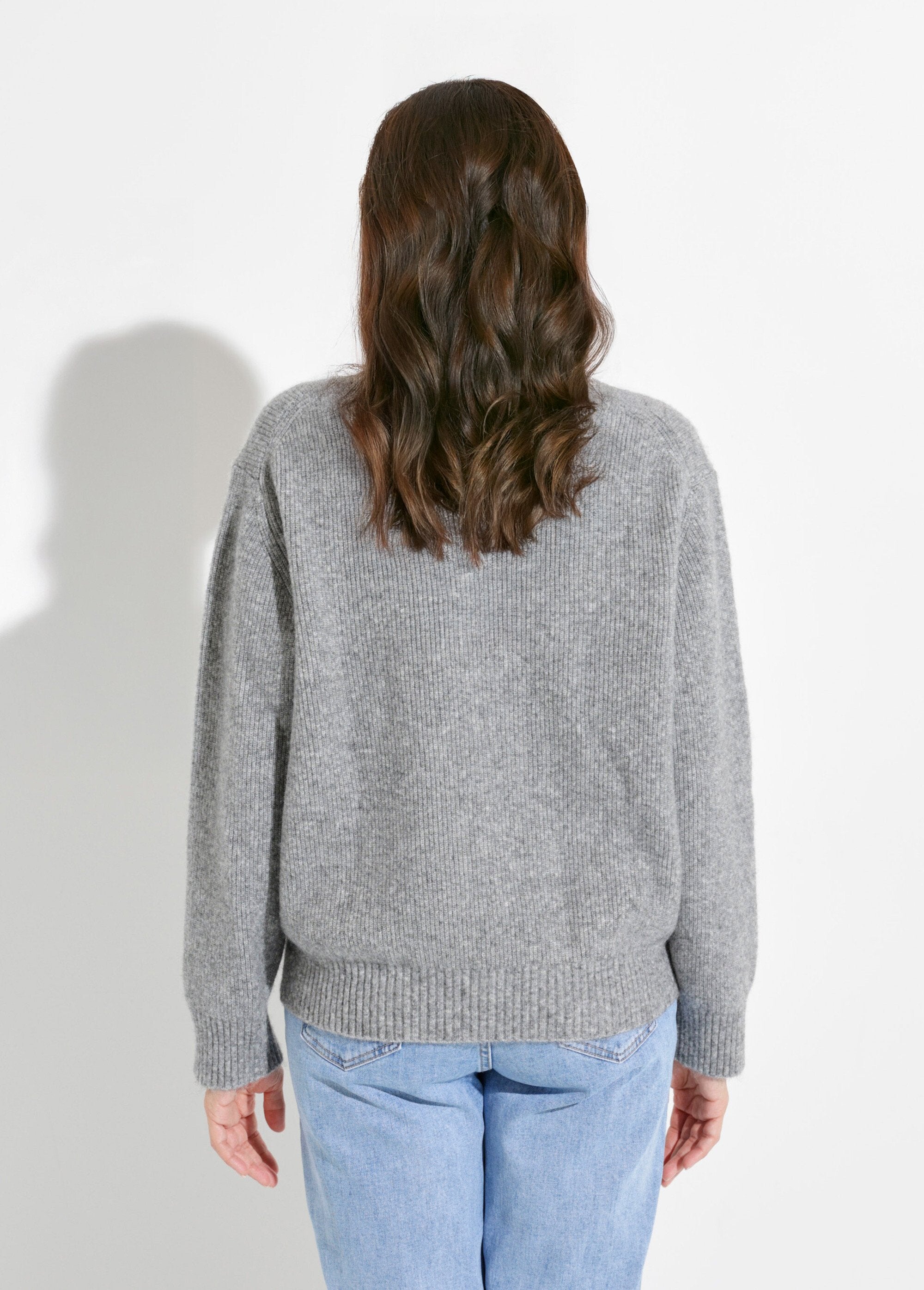 Warme_geribde_trui_met_wol_en_gerecyclede_vezels_Gris_chine_DO1_slim