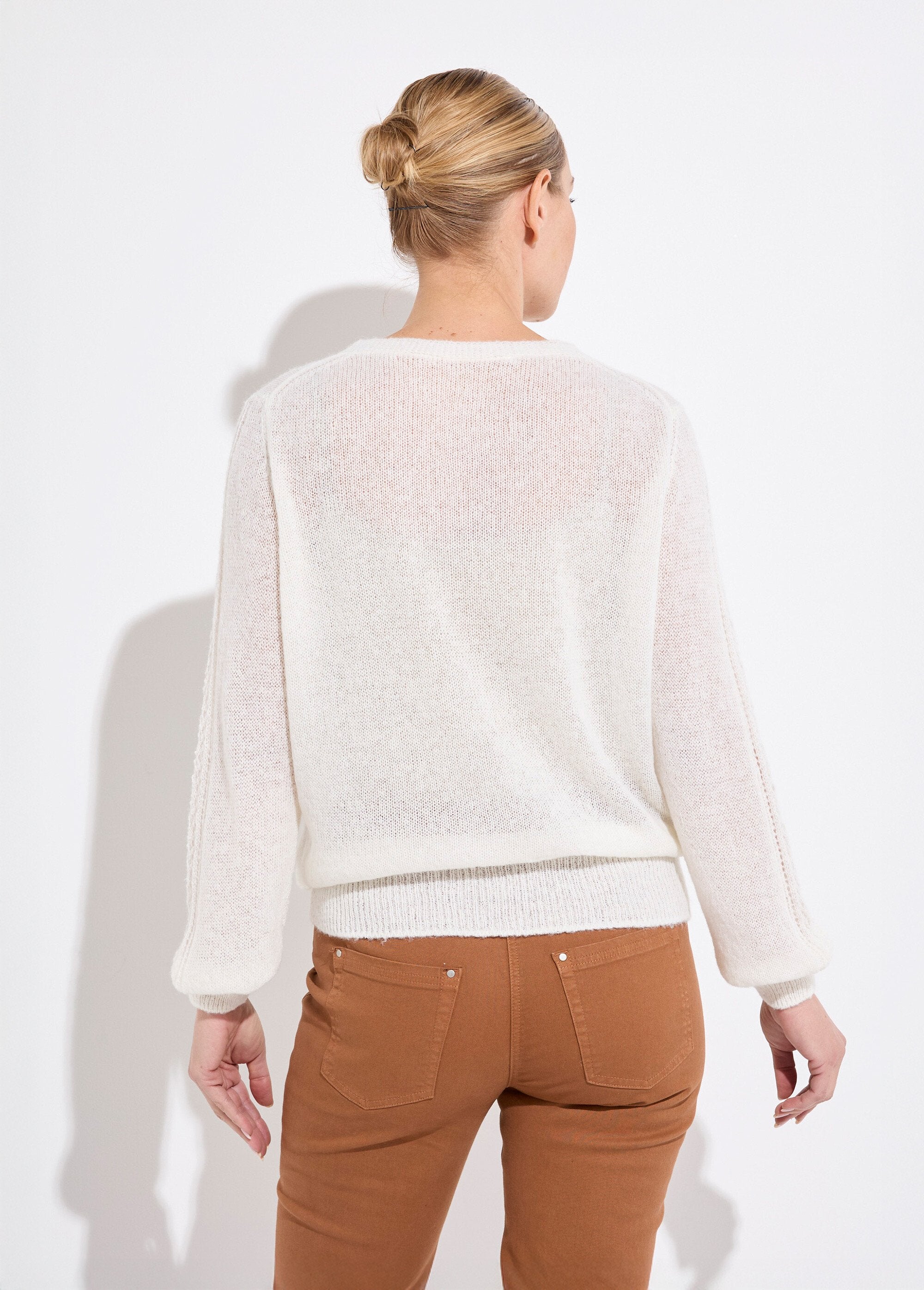 Zachte_wikkeltrui_met_alpaca_en_mohair_Ecru_DO1_slim