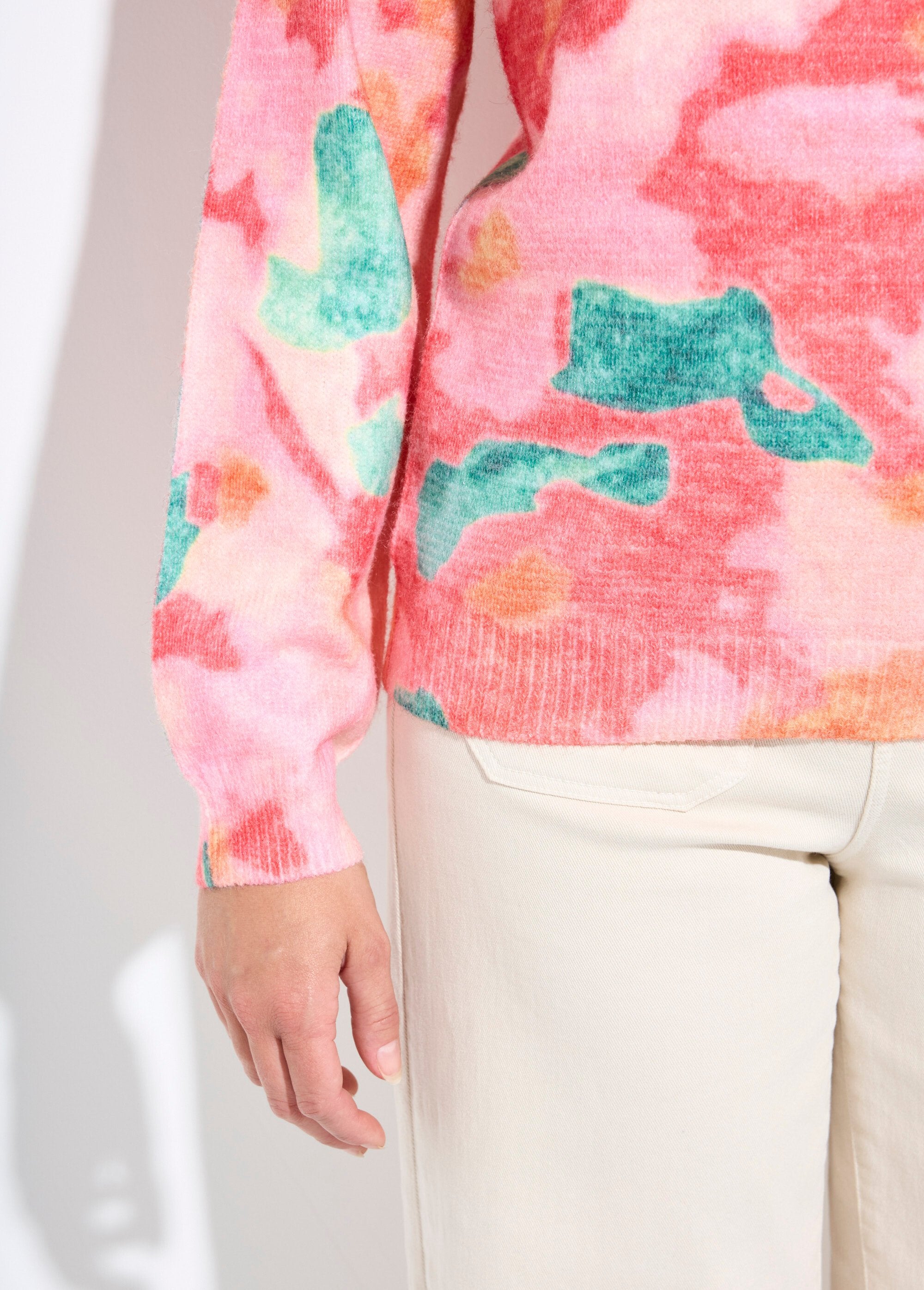 Zachte_trui_met_bloemenprint_en_ronde_hals_Imprime_corail_DE2_slim