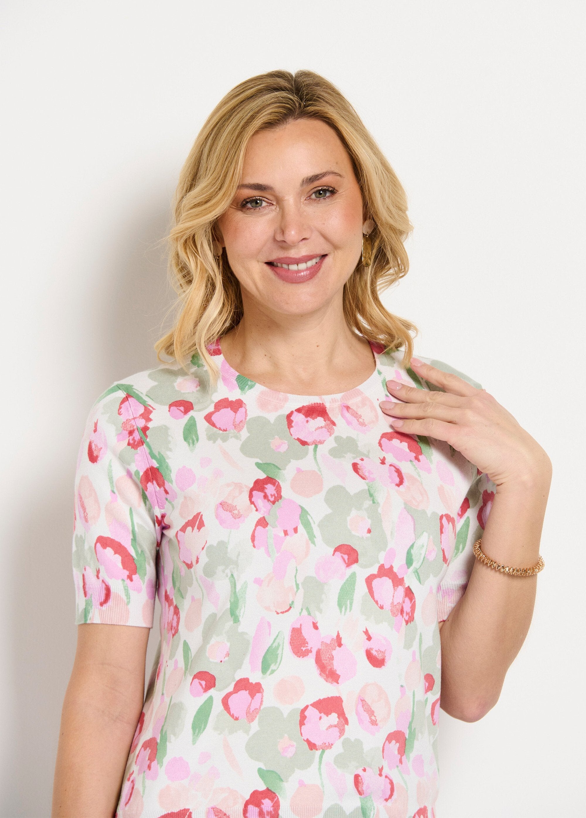 Zachte_trui_met_korte_mouwen_en_ronde_hals_Vert_et_coquelicot_DE1_slim