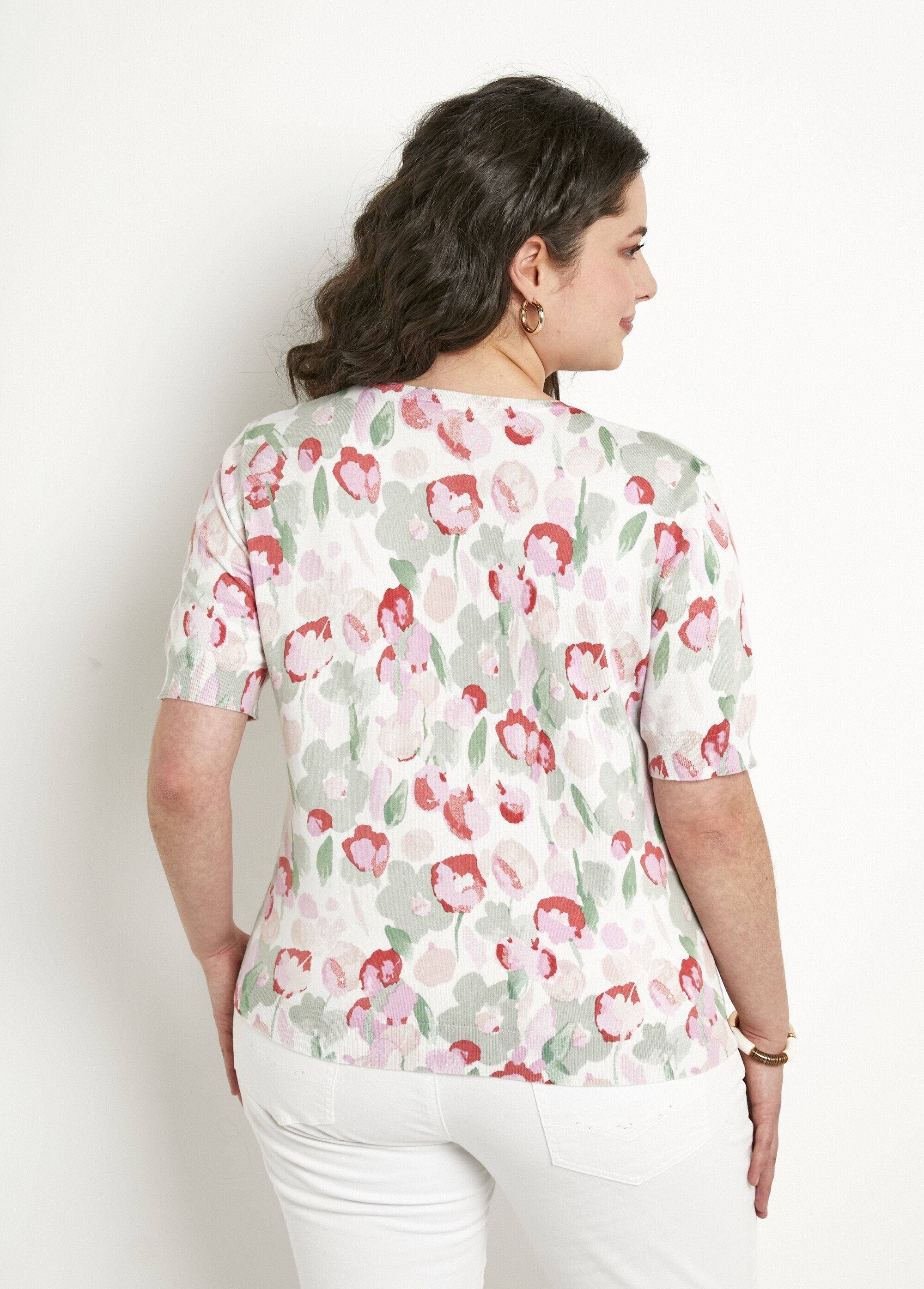 Zachte_trui_met_korte_mouwen_en_ronde_hals_Vert_et_coquelicot_DO1_curvy