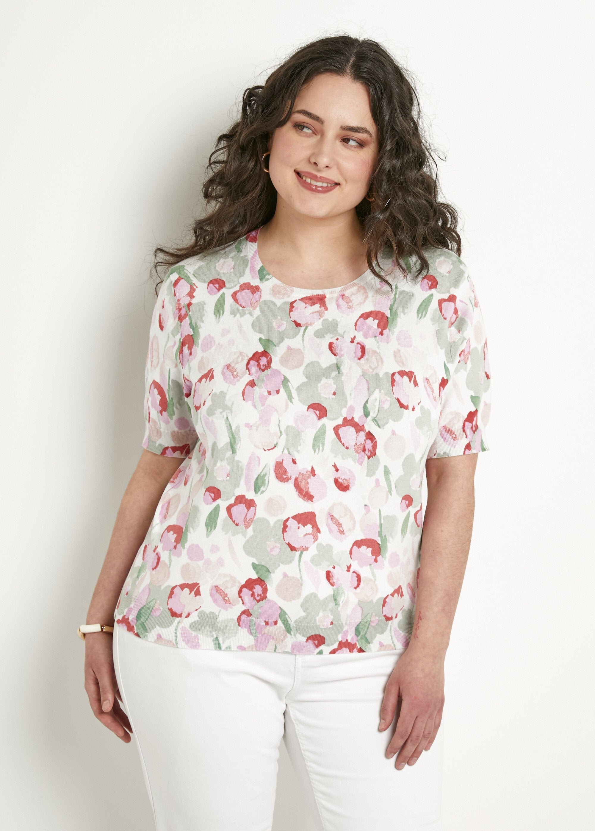 Zachte_trui_met_korte_mouwen_en_ronde_hals_Vert_et_coquelicot_FA1_curvy