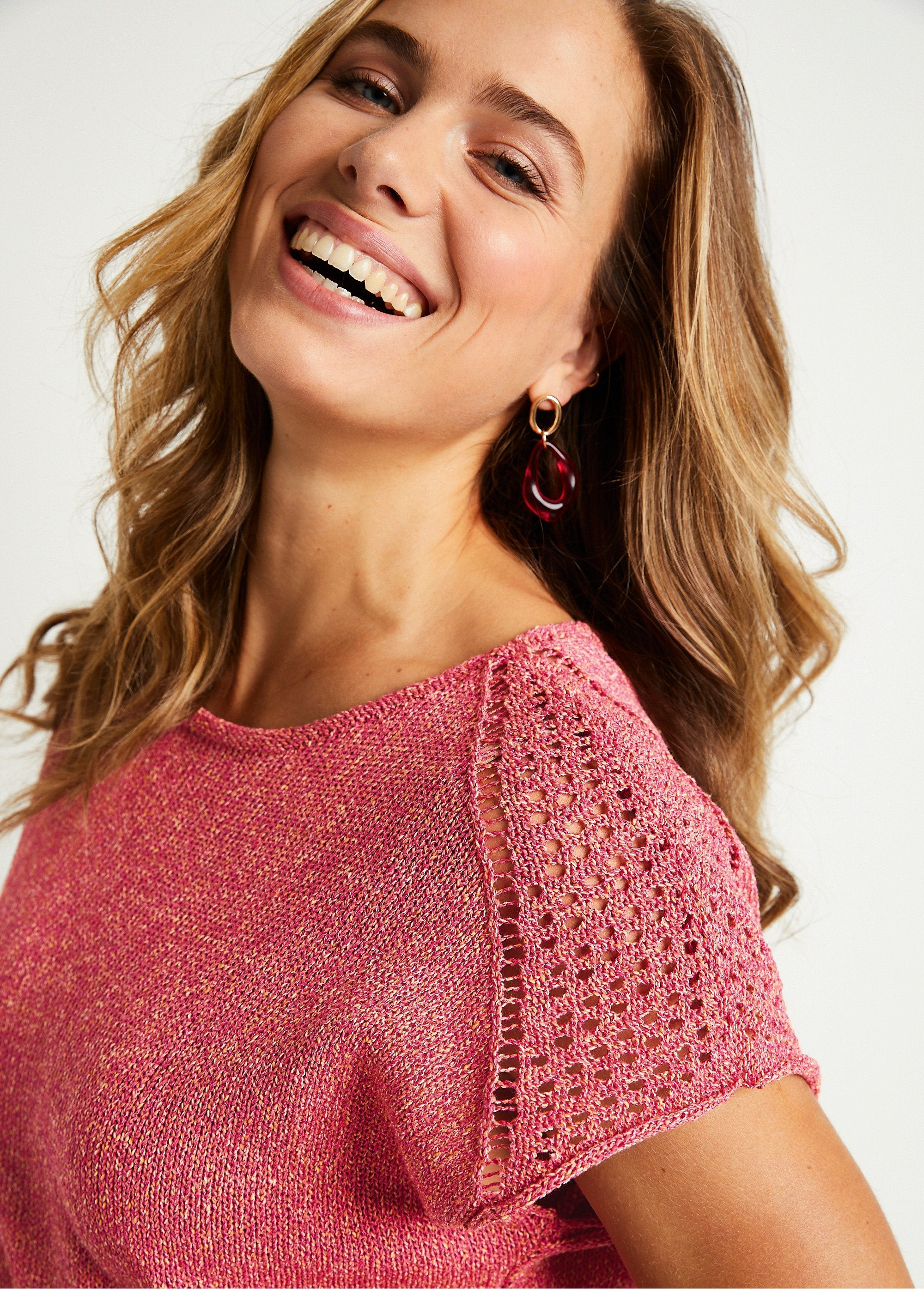 Dunne_opengewerkte_trui,_korte_mouwen_Fuchsia_DE1_slim