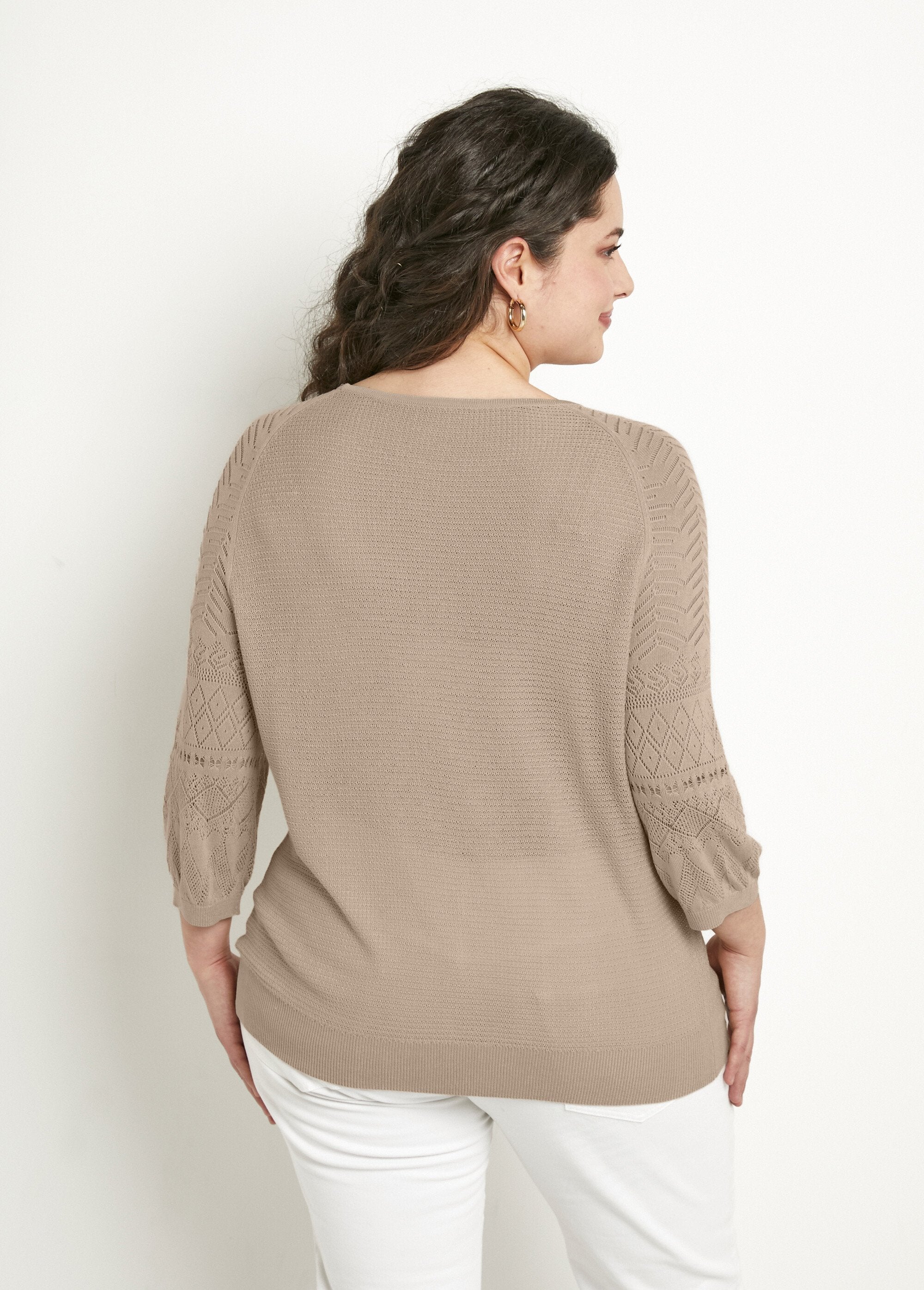 Lichtgewicht_3/4_raglan_mouw_trui_met_ronde_hals_Beige_DO1_curvy