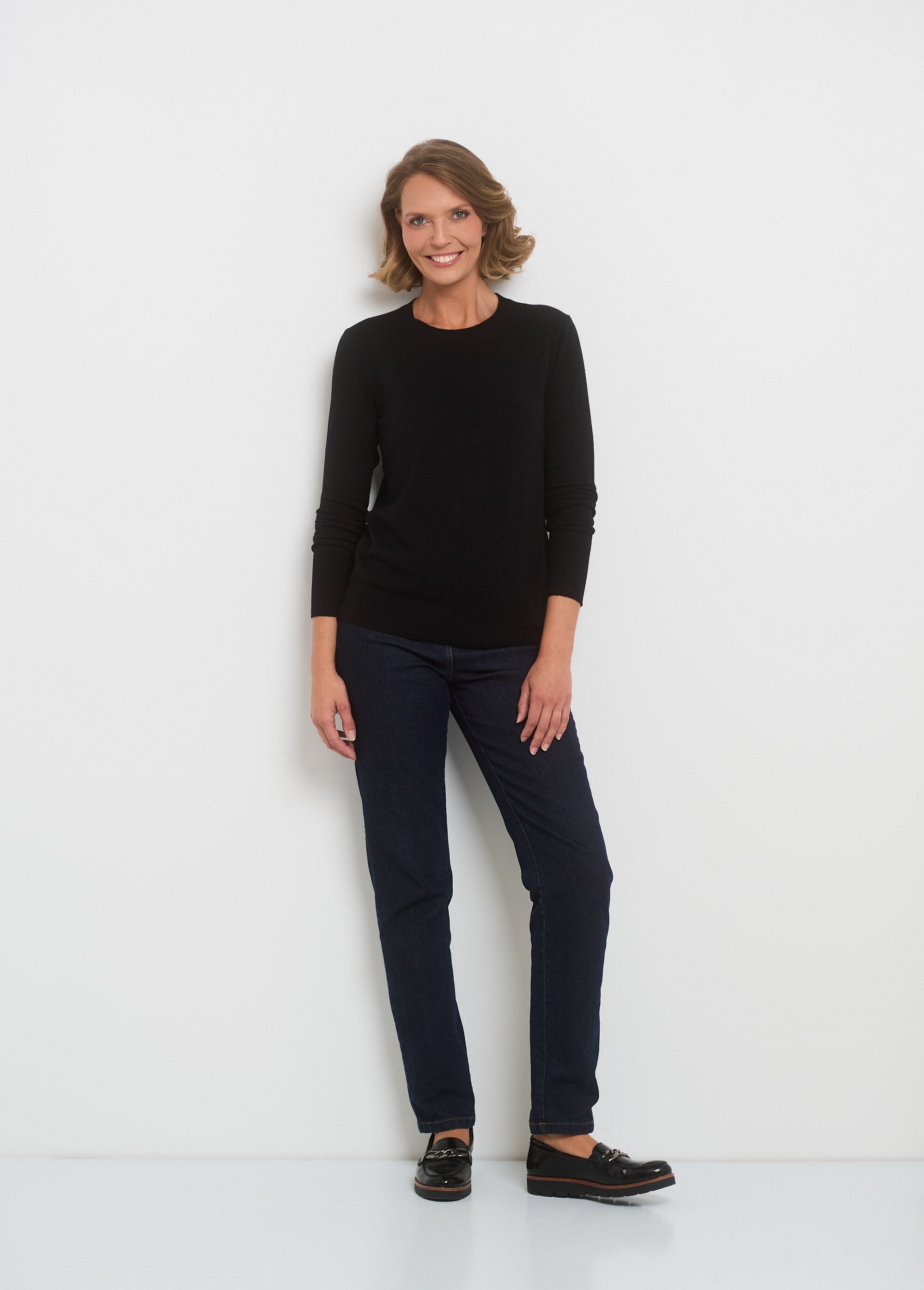 Trui_met_lange_mouwen_in_fijn_breisel_Noir_SF1_slim