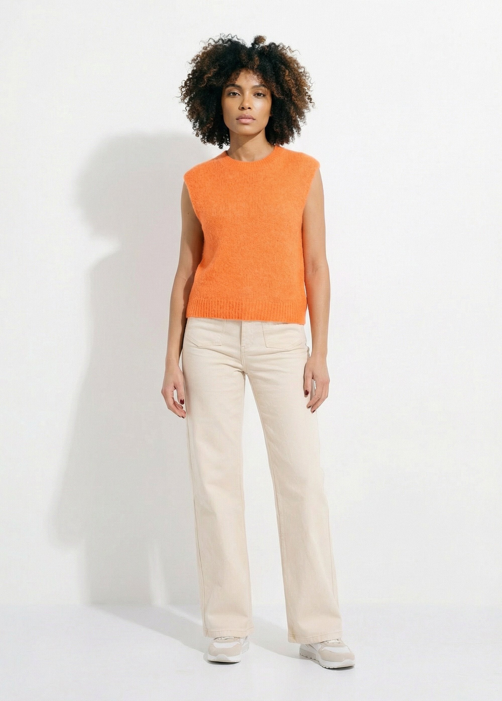 Mouwloze_gebreide_trui_met_wol_Orange_vif_SF1_slim
