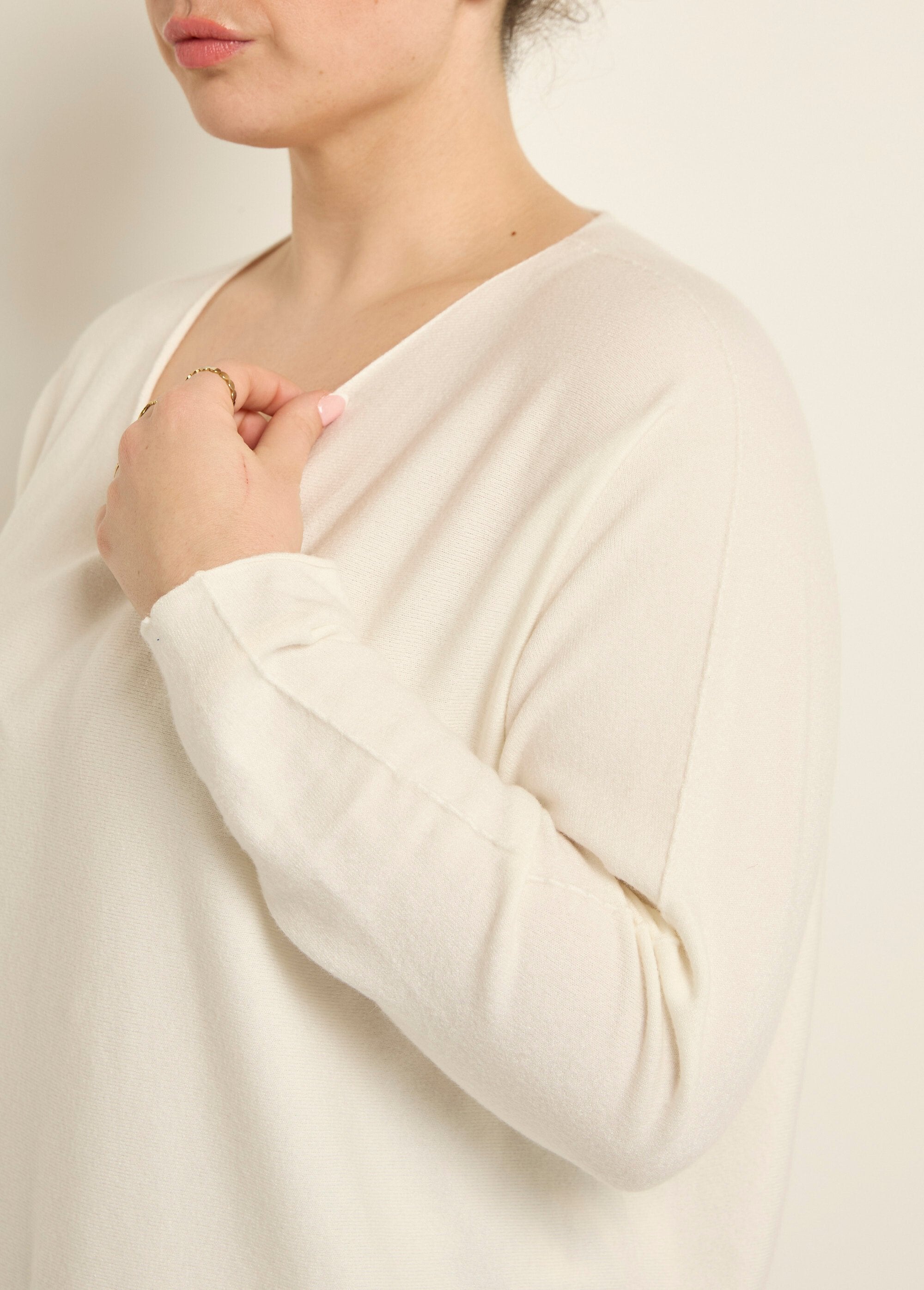 Gebreide_tuniek_met_armsgaten_Blanc_DE1_curvy