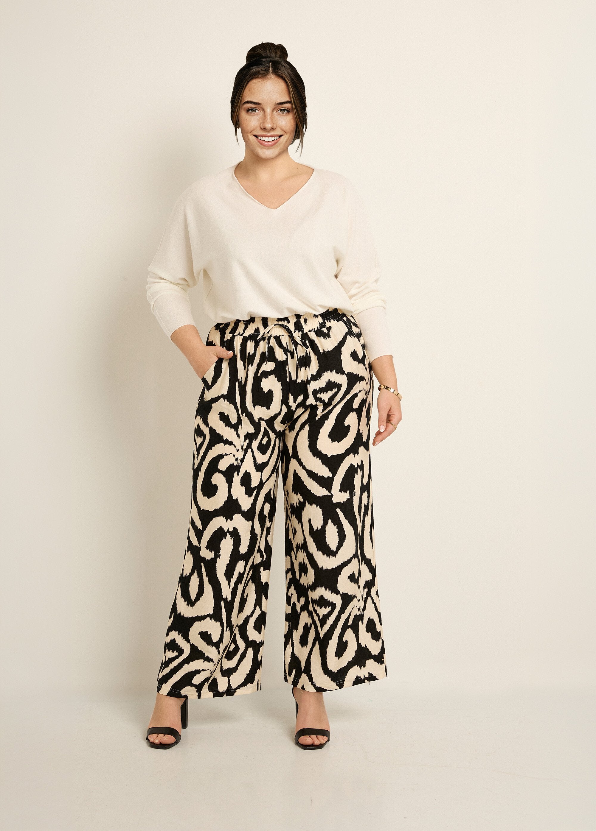 Gebreide_tuniek_met_armsgaten_Blanc_SF1_curvy