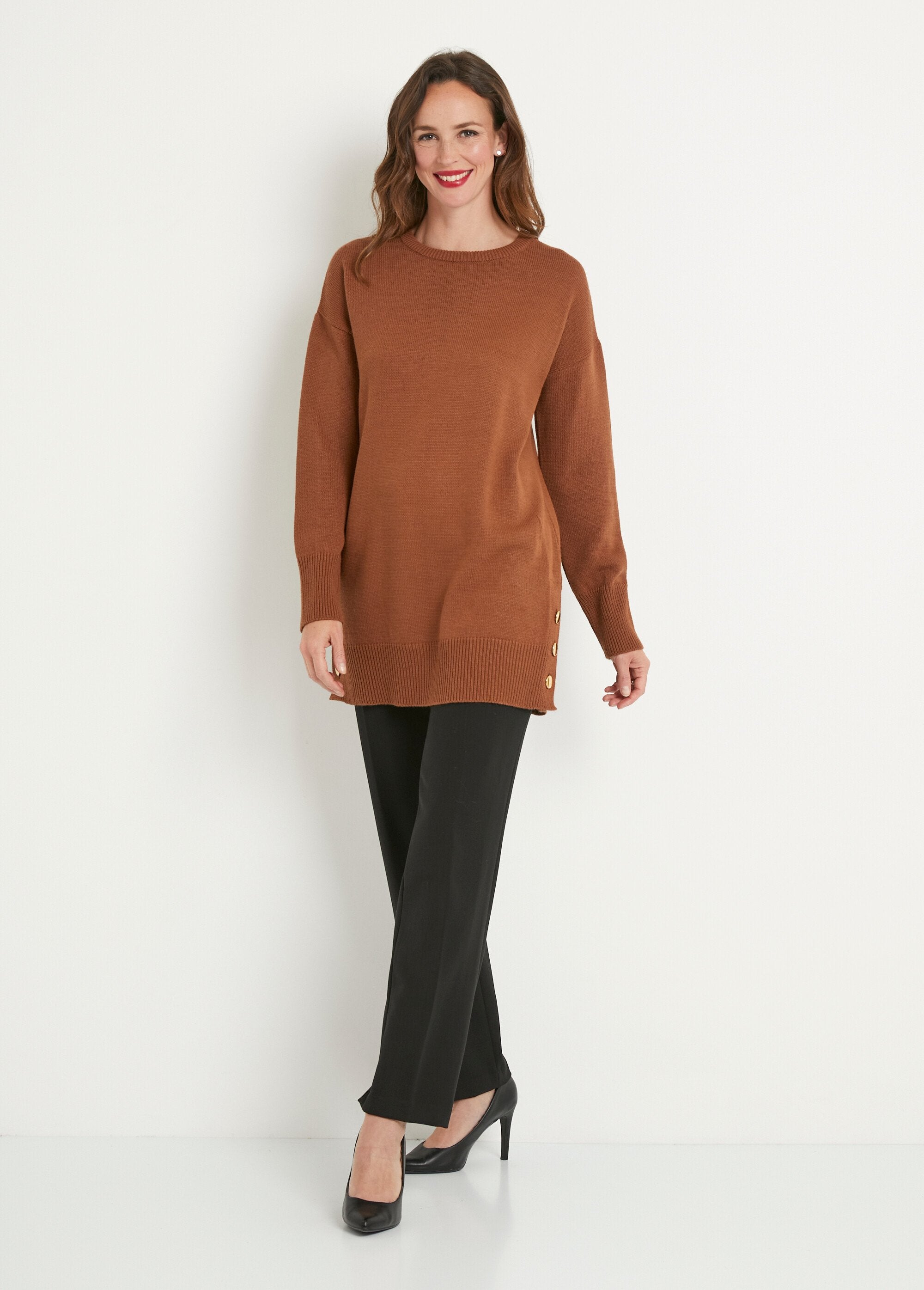 Effen_lange_tuniek_met_ronde_hals_en_knopen_Caramel_SF1_slim