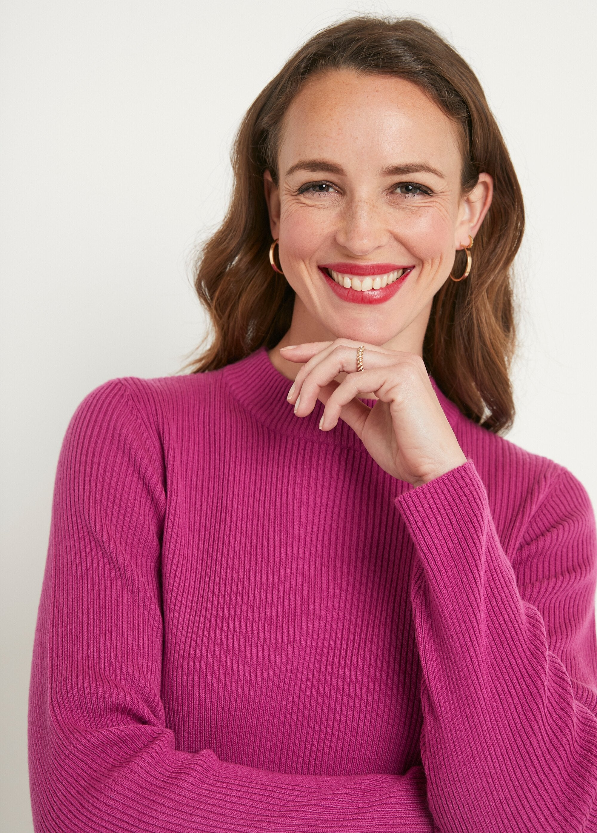 Geribde_trui_met_hoge_hals_Cyclamen_DE1_slim
