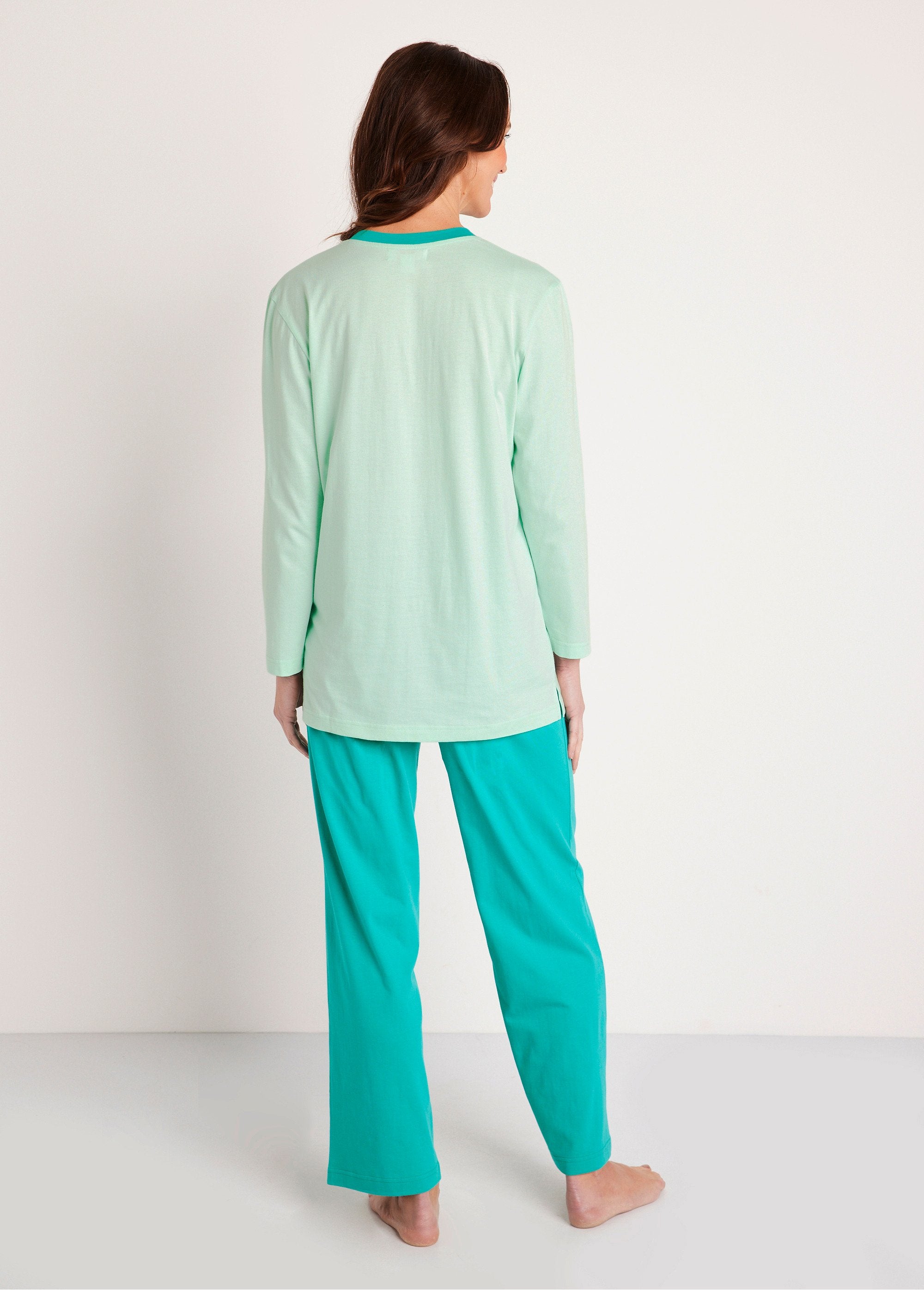 Katoenen_pyjama_met_knopen_Tropische_print_DO1_slim