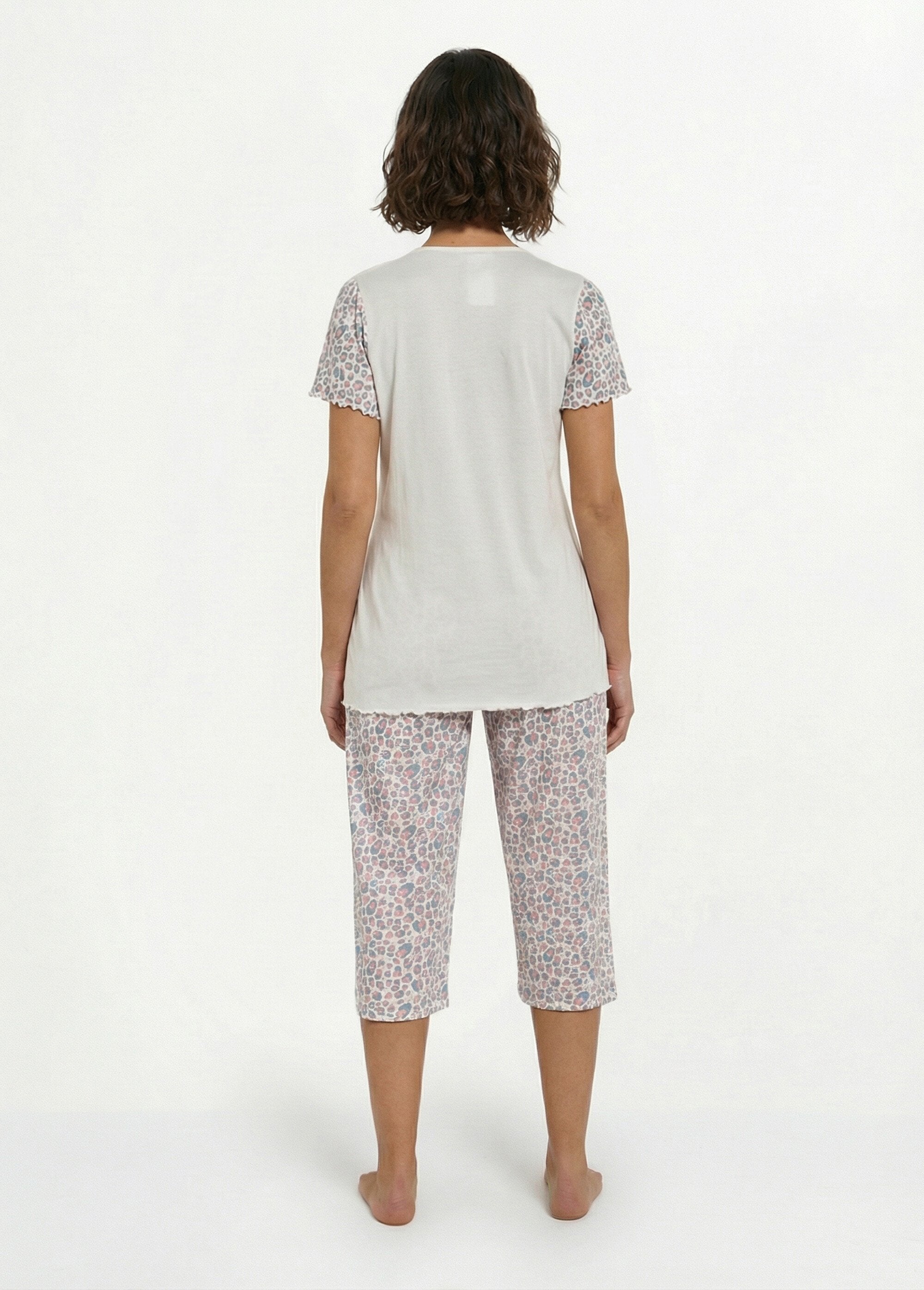 Katoenen_pyjama_met_korte_mouwen_en_V-hals_Ecru_DO1_slim