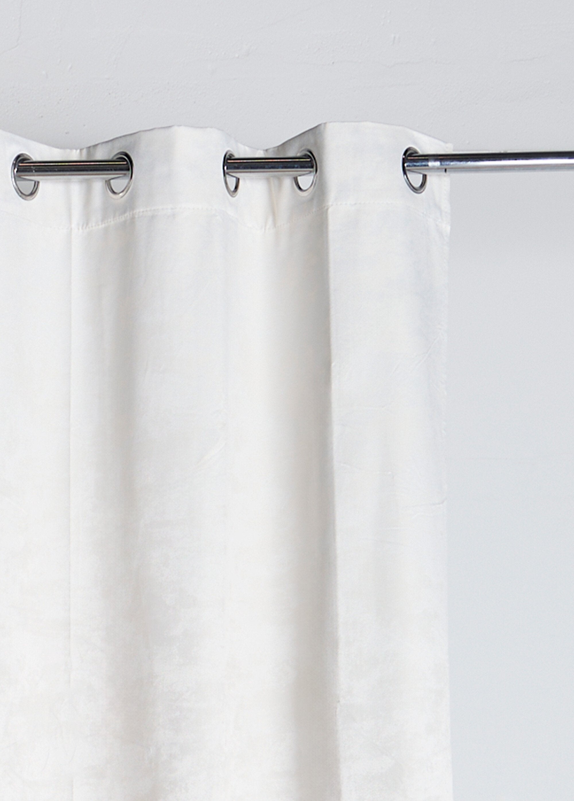 Faux_effen_verduisteringsgordijn_1_paneel_met_oogjes_Blanc_casse_DE1_slim