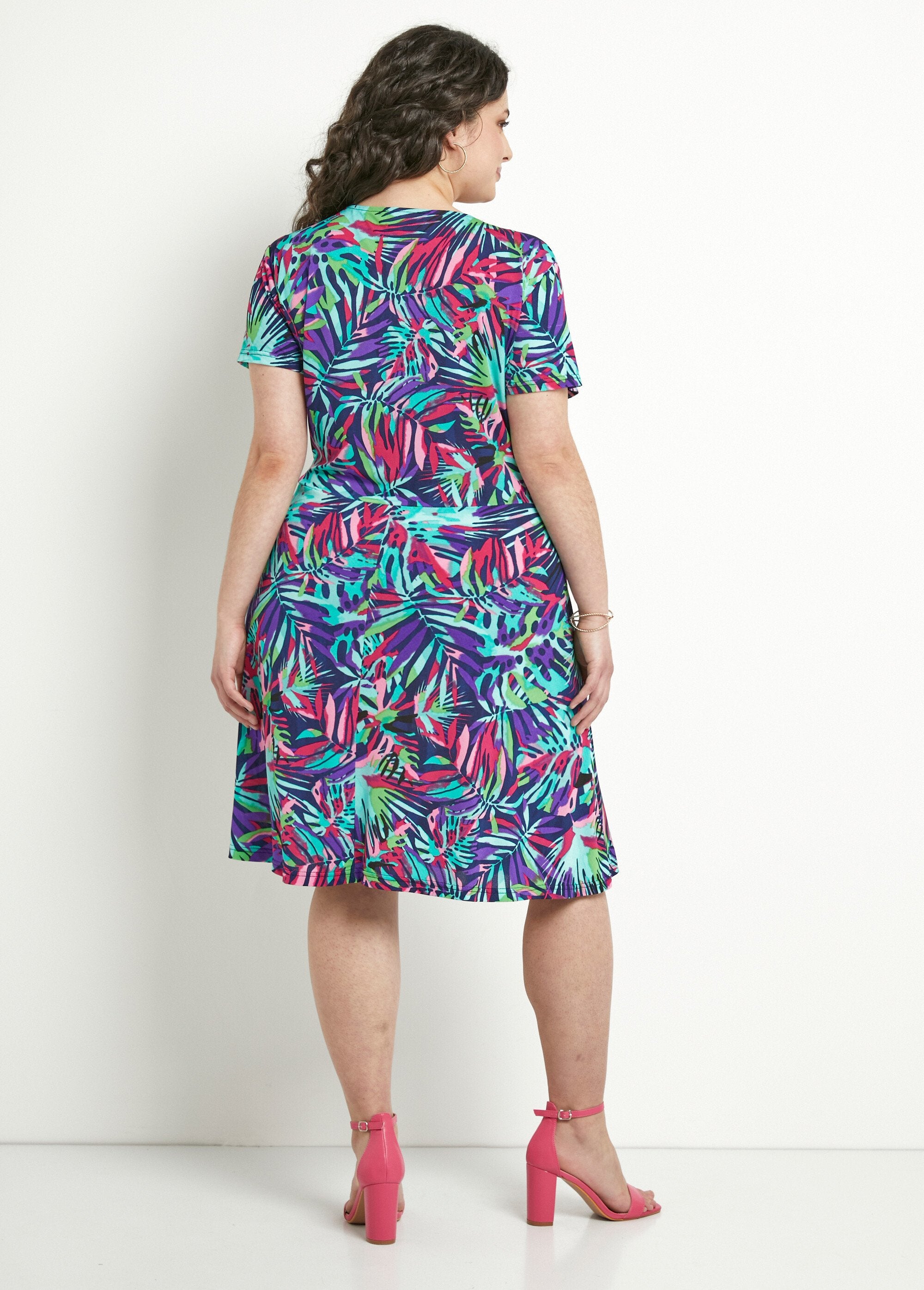 Korte_wikkeljurk_met_print_Multicolore_DO1_curvy