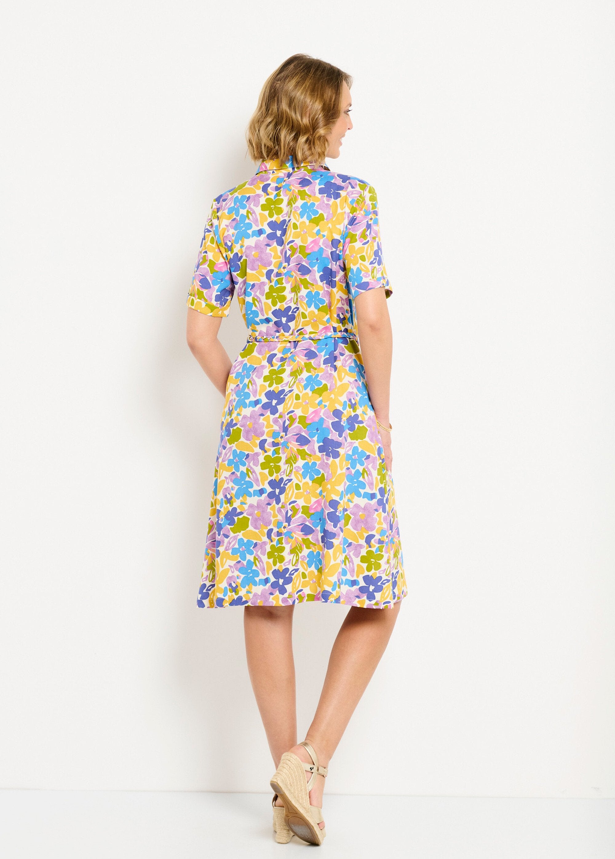 Korte_rechte_blousejurk_met_bloemen_Multicolore_DO1_slim