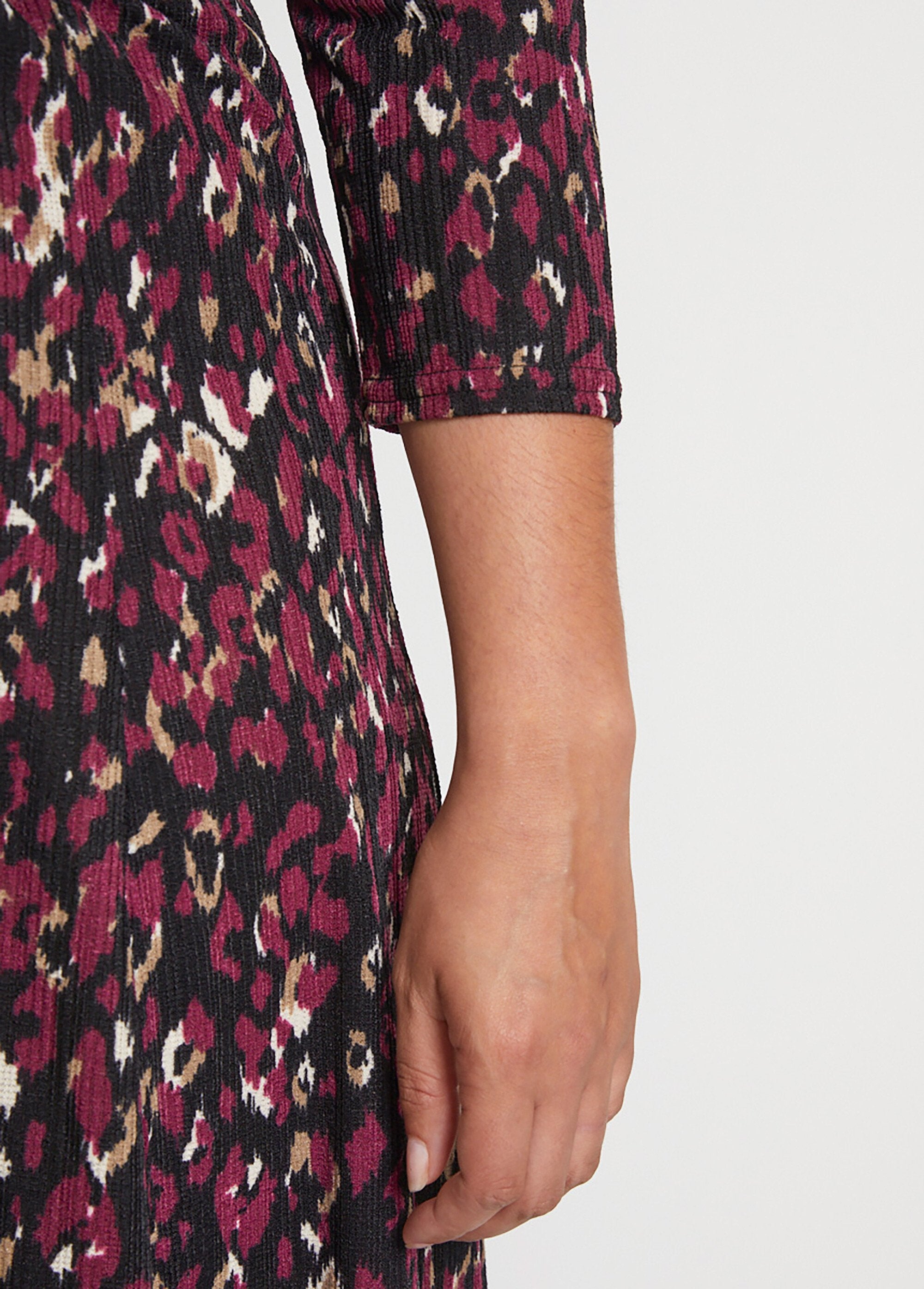 Gebreide_wikkeljurk_Imprime_prune_DE2_curvy