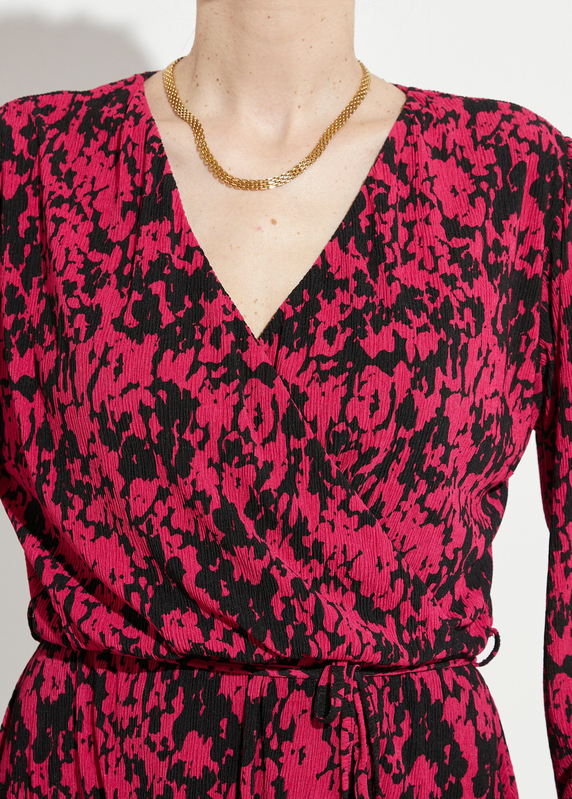 Wikkeljurk_met_tachisteprint_Noir_et_fuchsia_DE1_slim