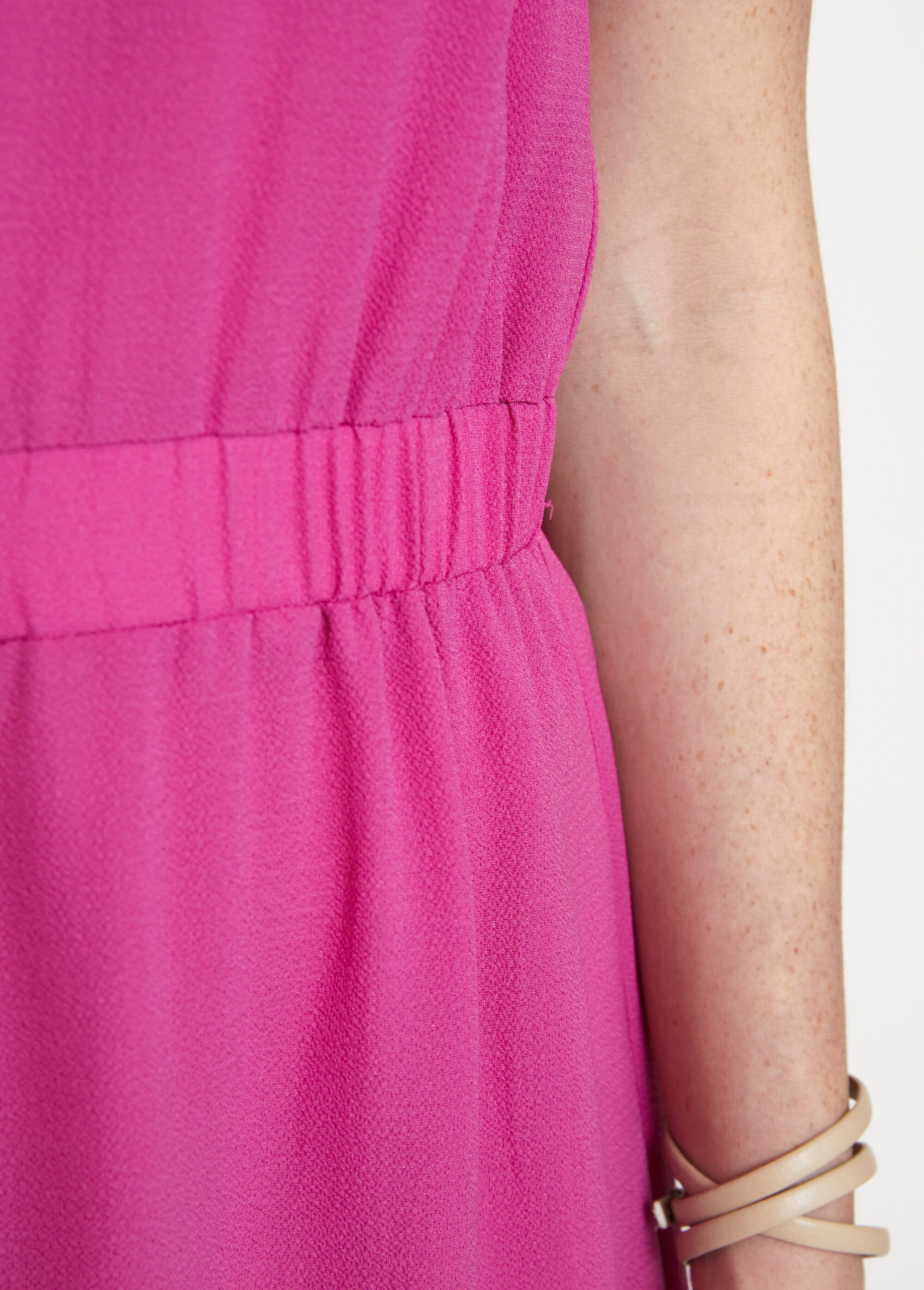 Korte_rechte_jurk_met_elastiek_in_de_taille_Uni_fuchsia_DE4_slim